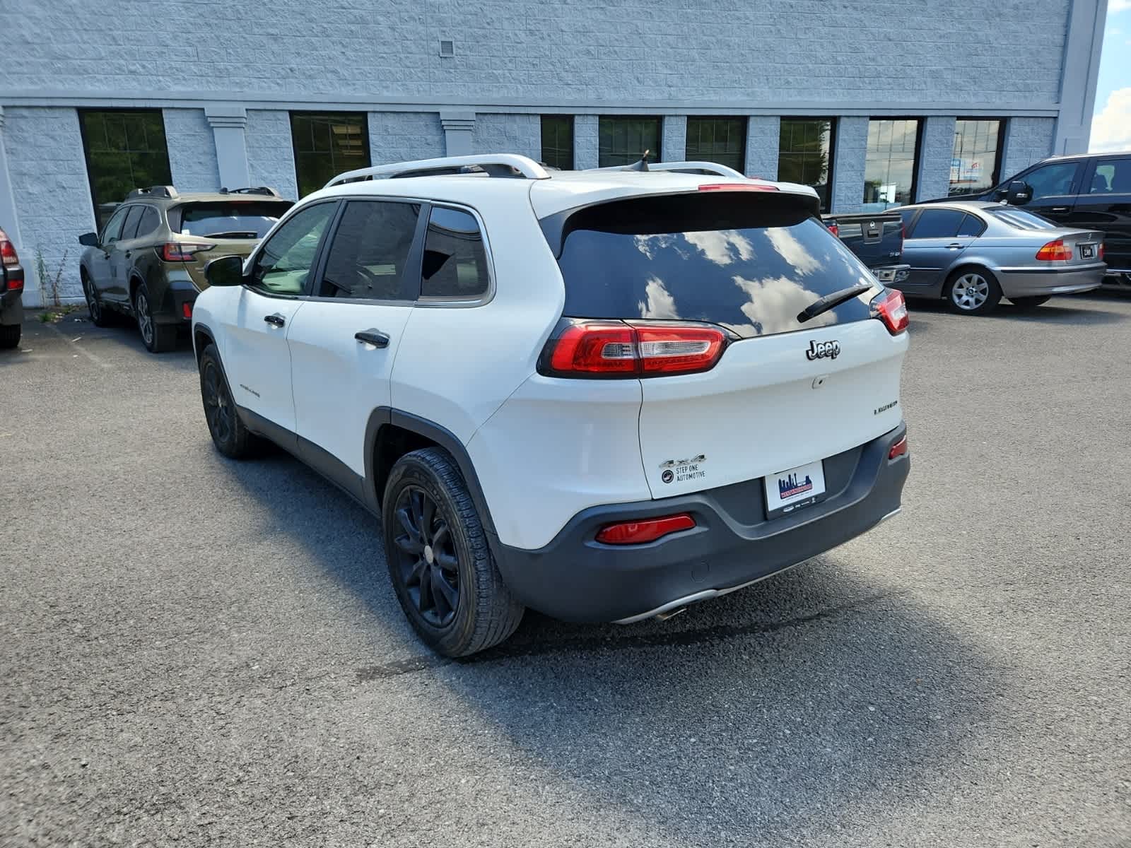 Thumbnail: 2016 Jeep Cherokee - 3