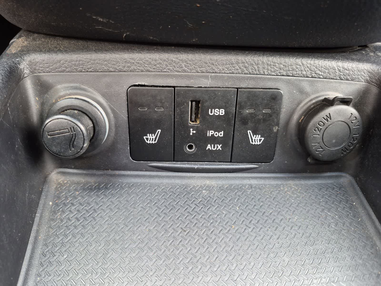 Thumbnail: 2009 Hyundai Santa Fe - 30