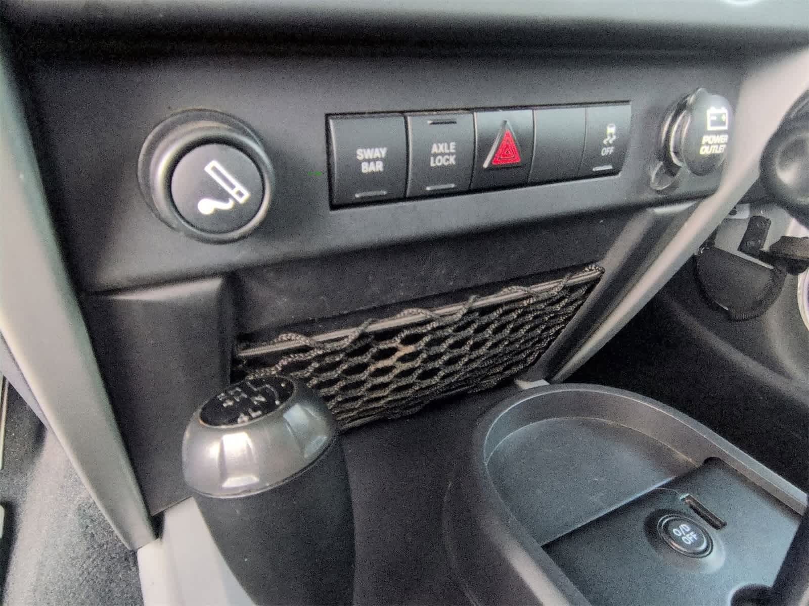 Thumbnail: 2010 Jeep Wrangler - 27