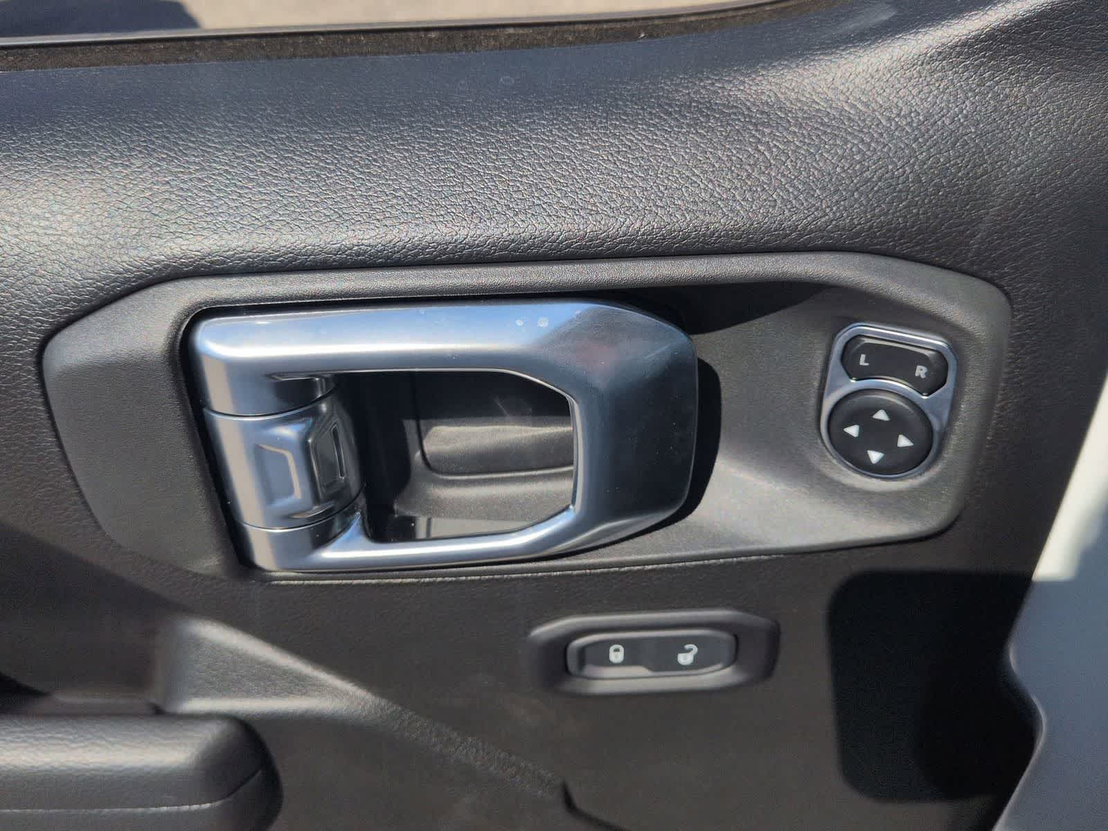 Thumbnail: 2026 Jeep Gladiator - 12