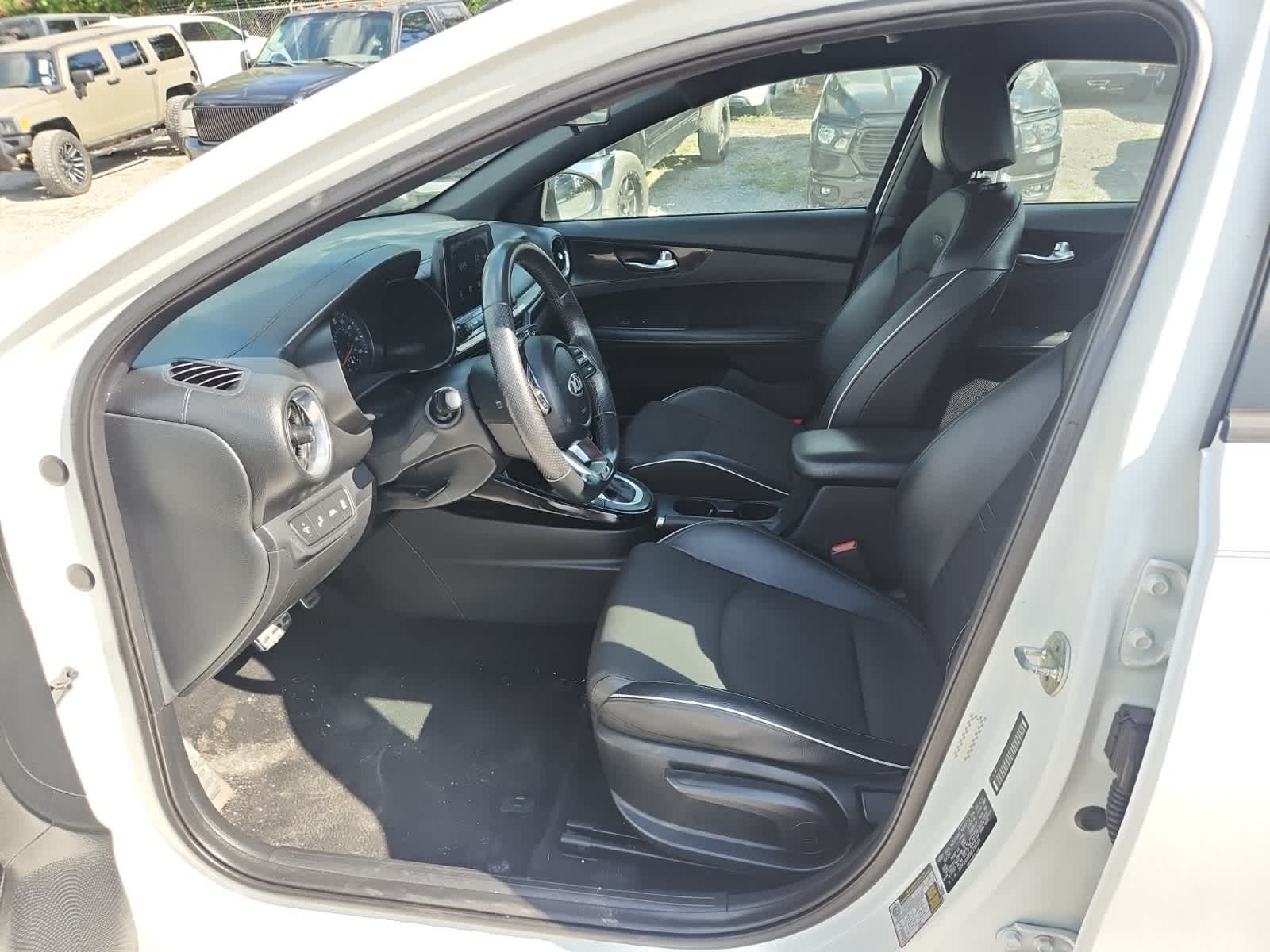 Thumbnail: 2021 Kia Forte - 15