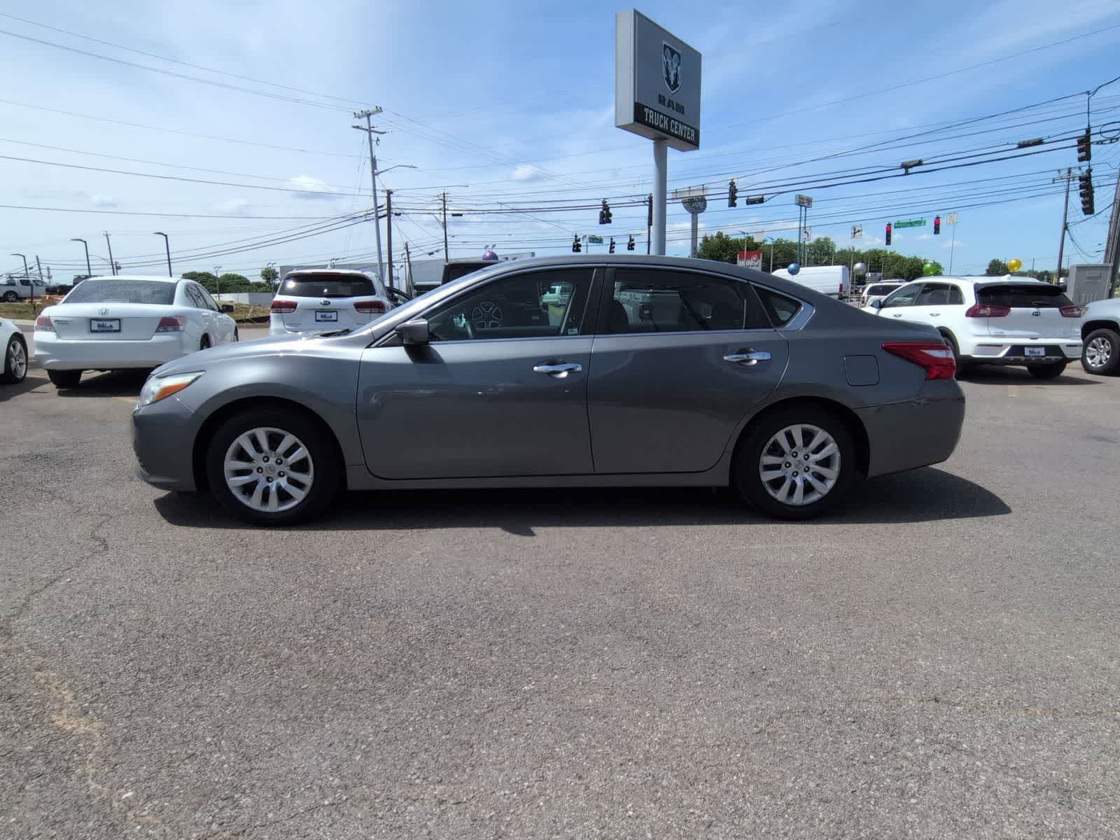 Thumbnail: 2016 Nissan Altima - 5