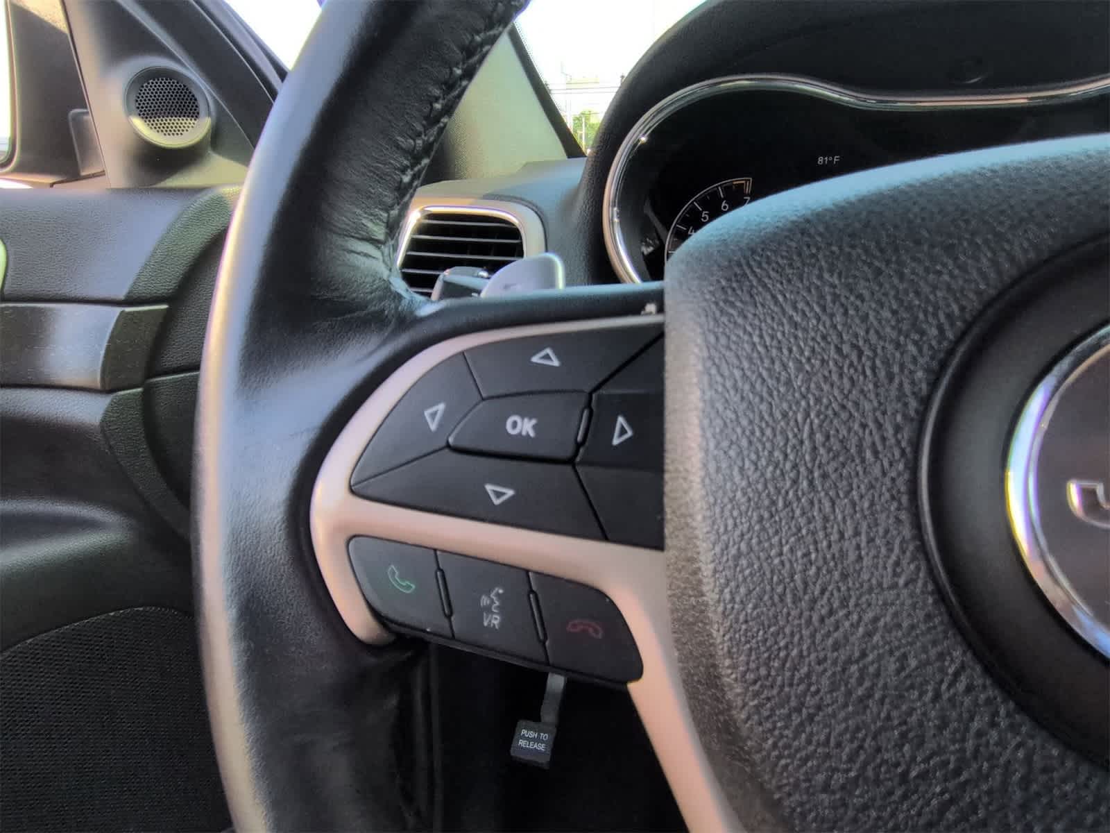 Thumbnail: 2015 Jeep Grand Cherokee - 23