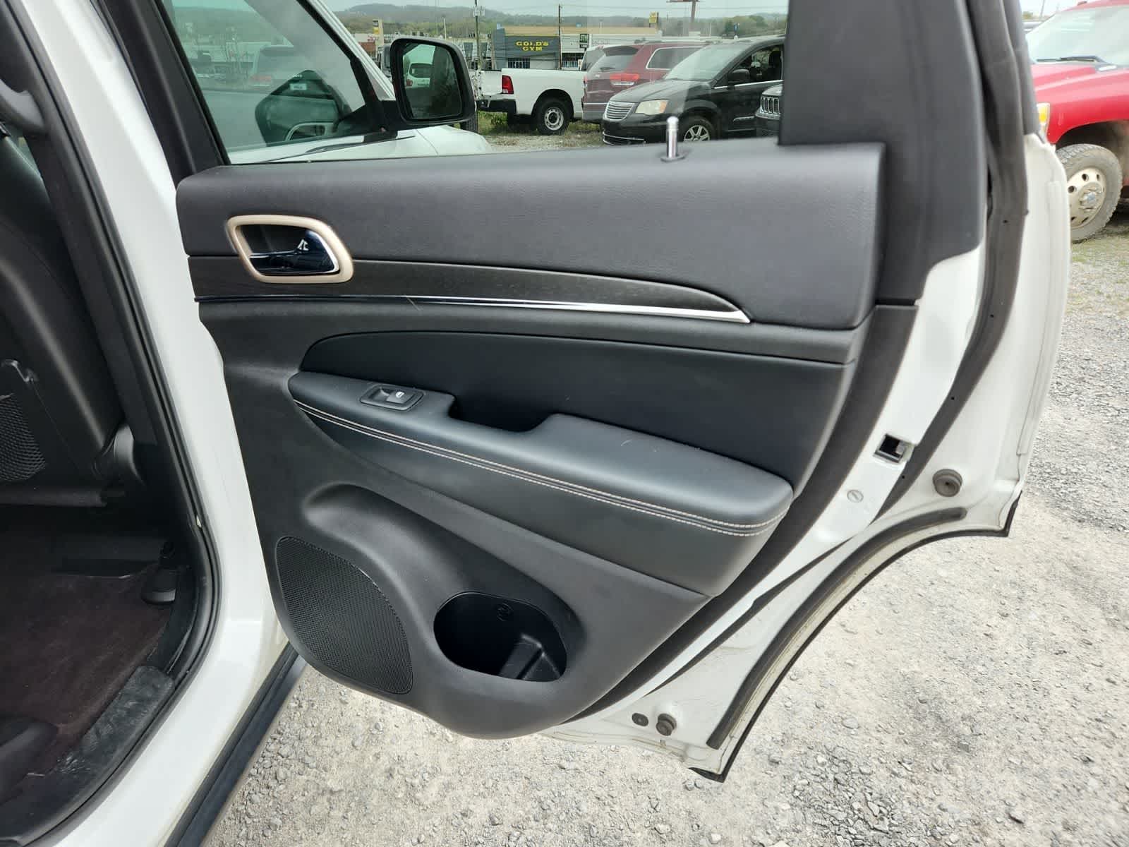 Thumbnail: 2017 Jeep Grand Cherokee - 24