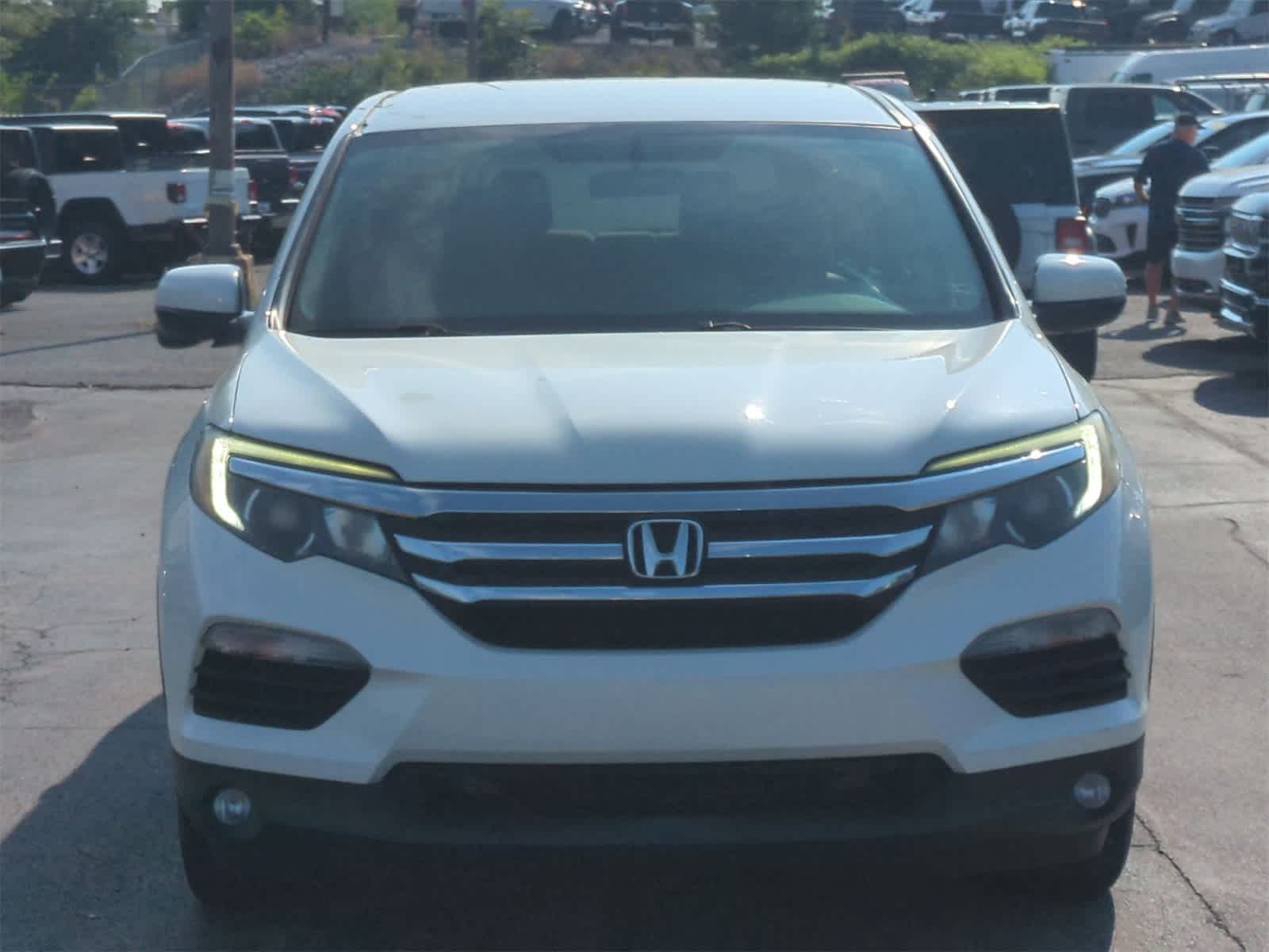 Thumbnail: 2018 Honda Pilot - 3