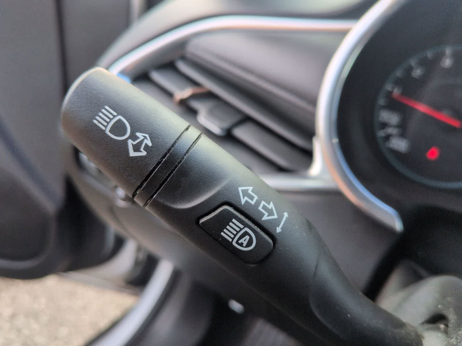 Thumbnail: 2021 Chevrolet Malibu - 25