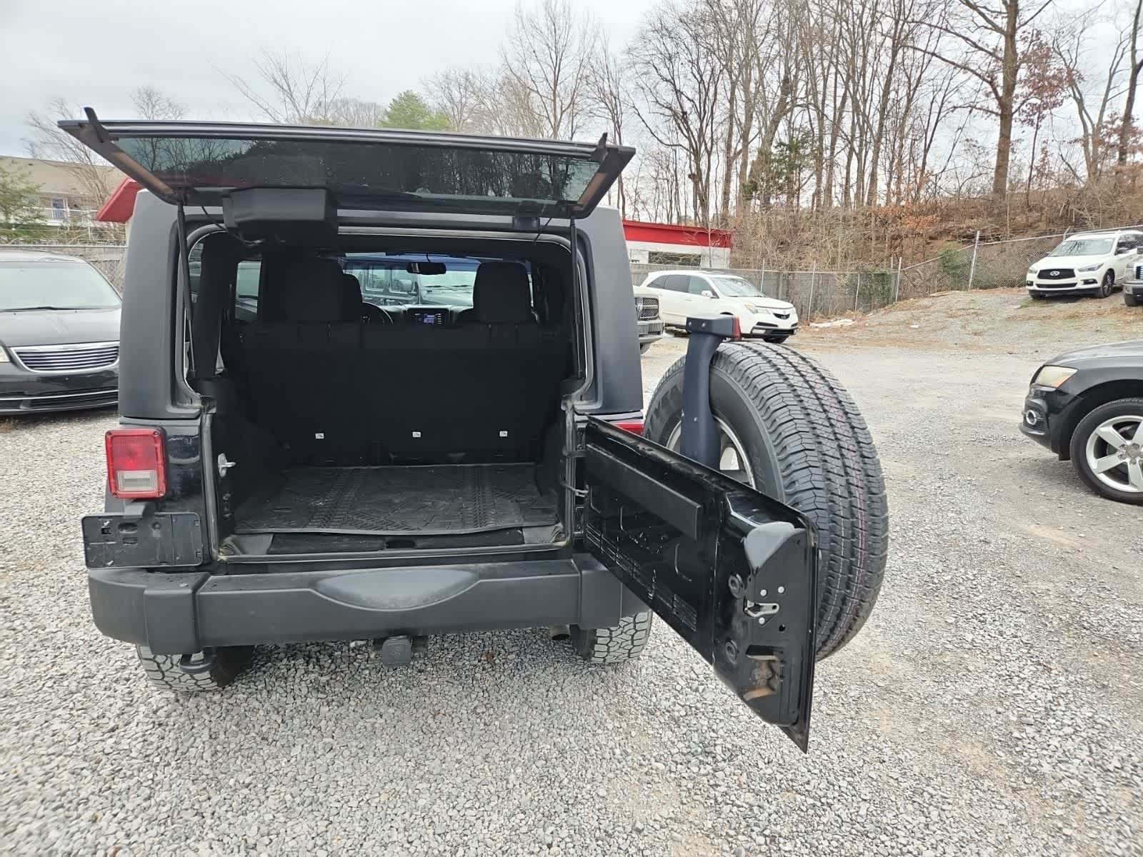 Thumbnail: 2015 Jeep Wrangler - 27