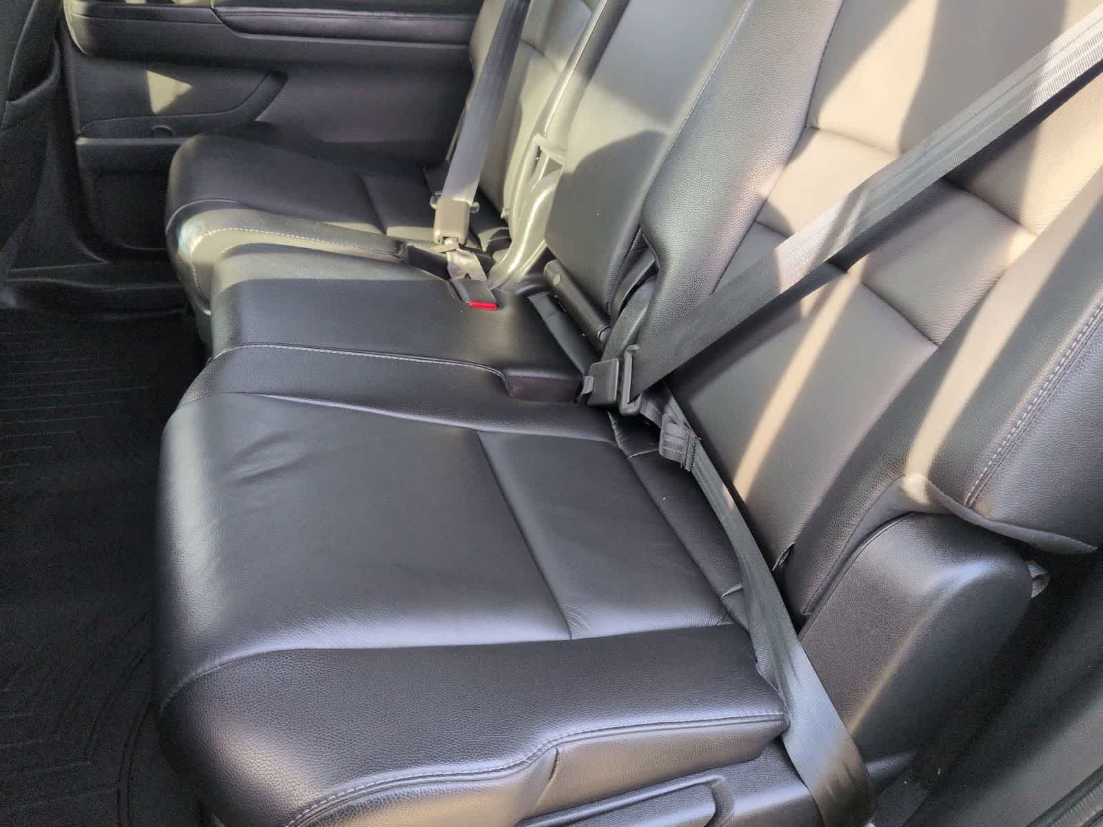 Thumbnail: 2018 Honda Pilot - 19