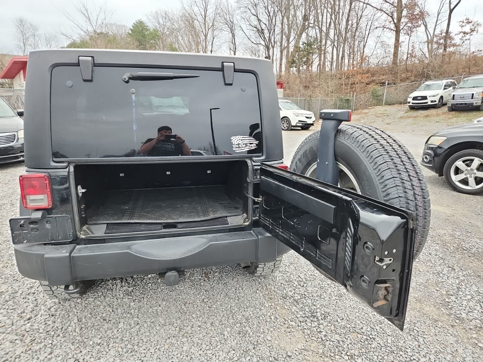 Thumbnail: 2015 Jeep Wrangler - 25