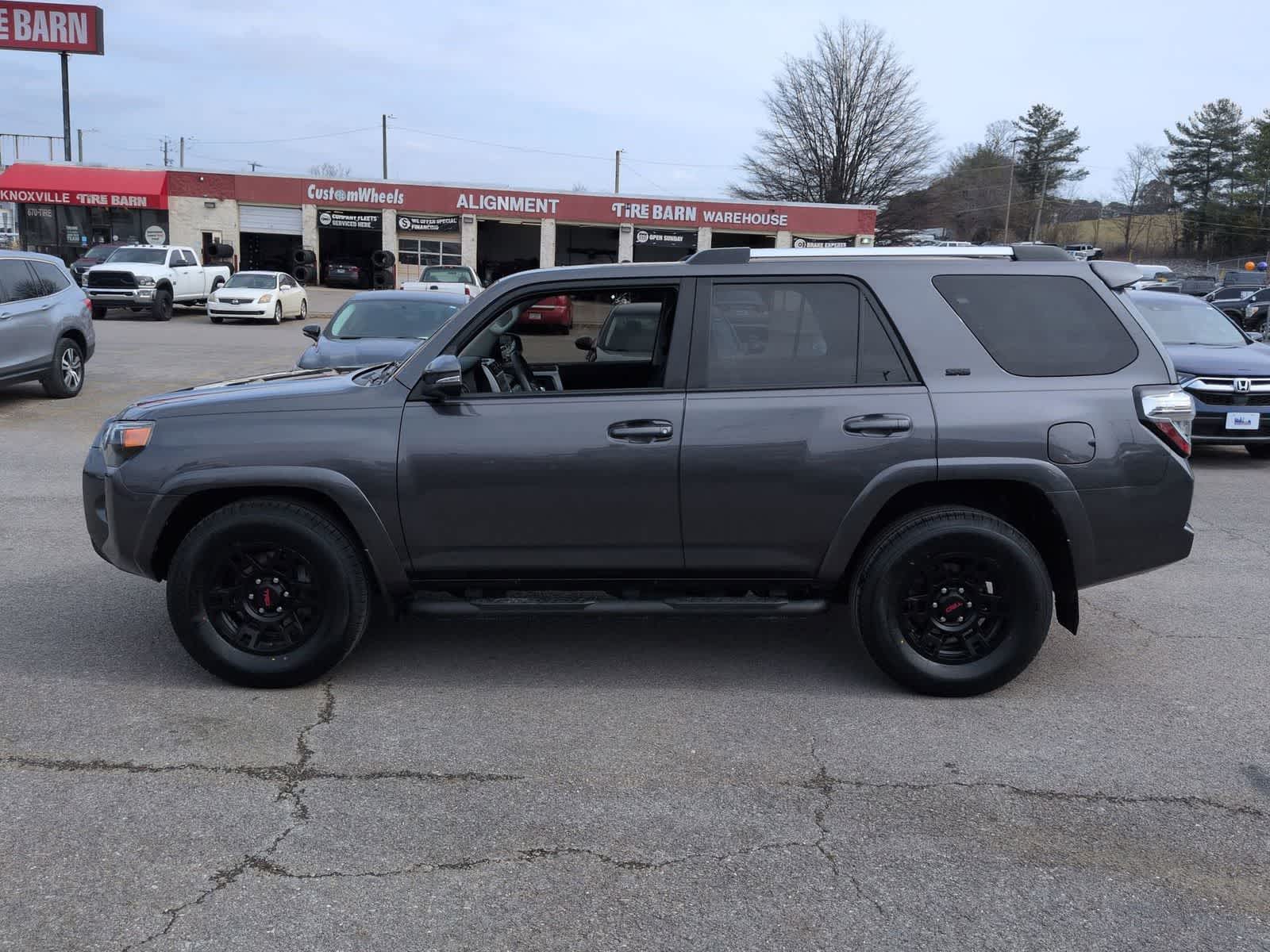 Thumbnail: 2022 Toyota 4Runner - 5