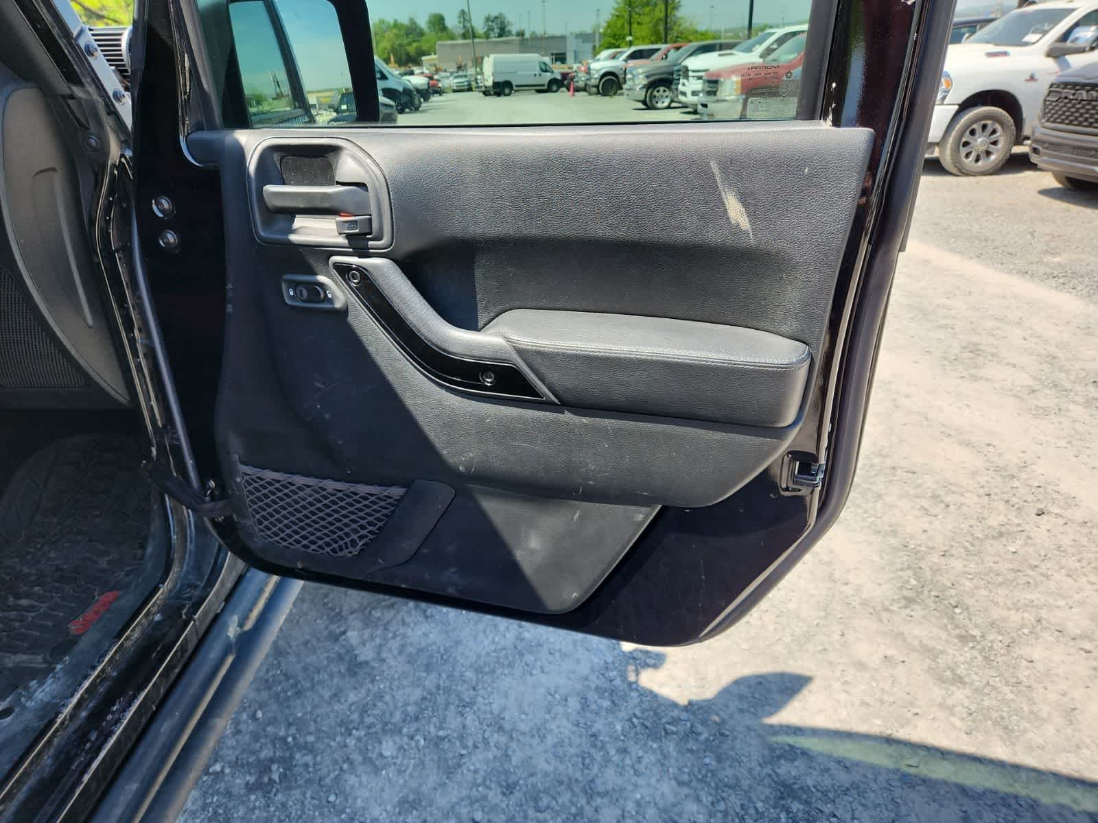 Thumbnail: 2017 Jeep Wrangler - 24