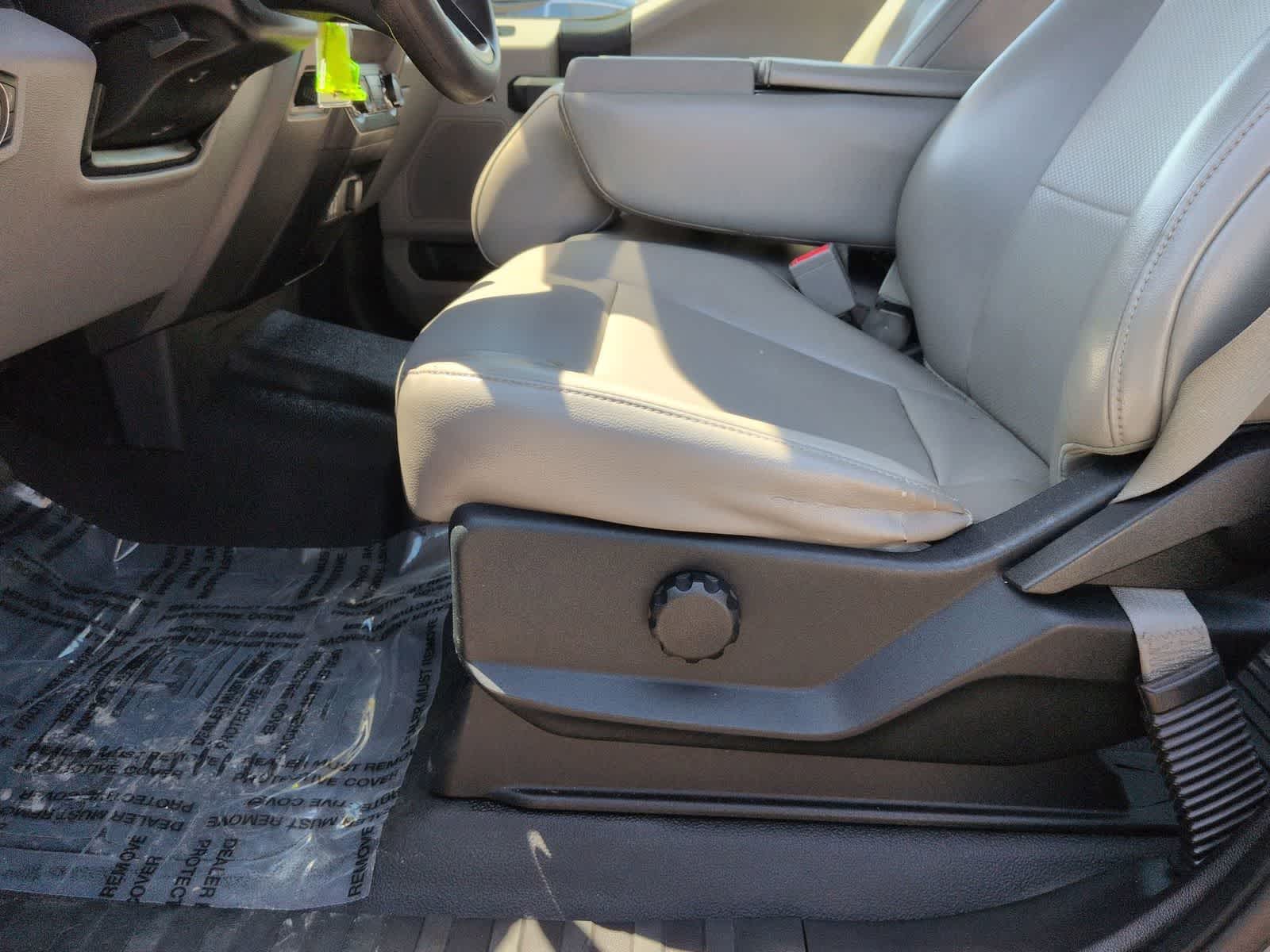 Thumbnail: 2019 Ford Econoline - 16