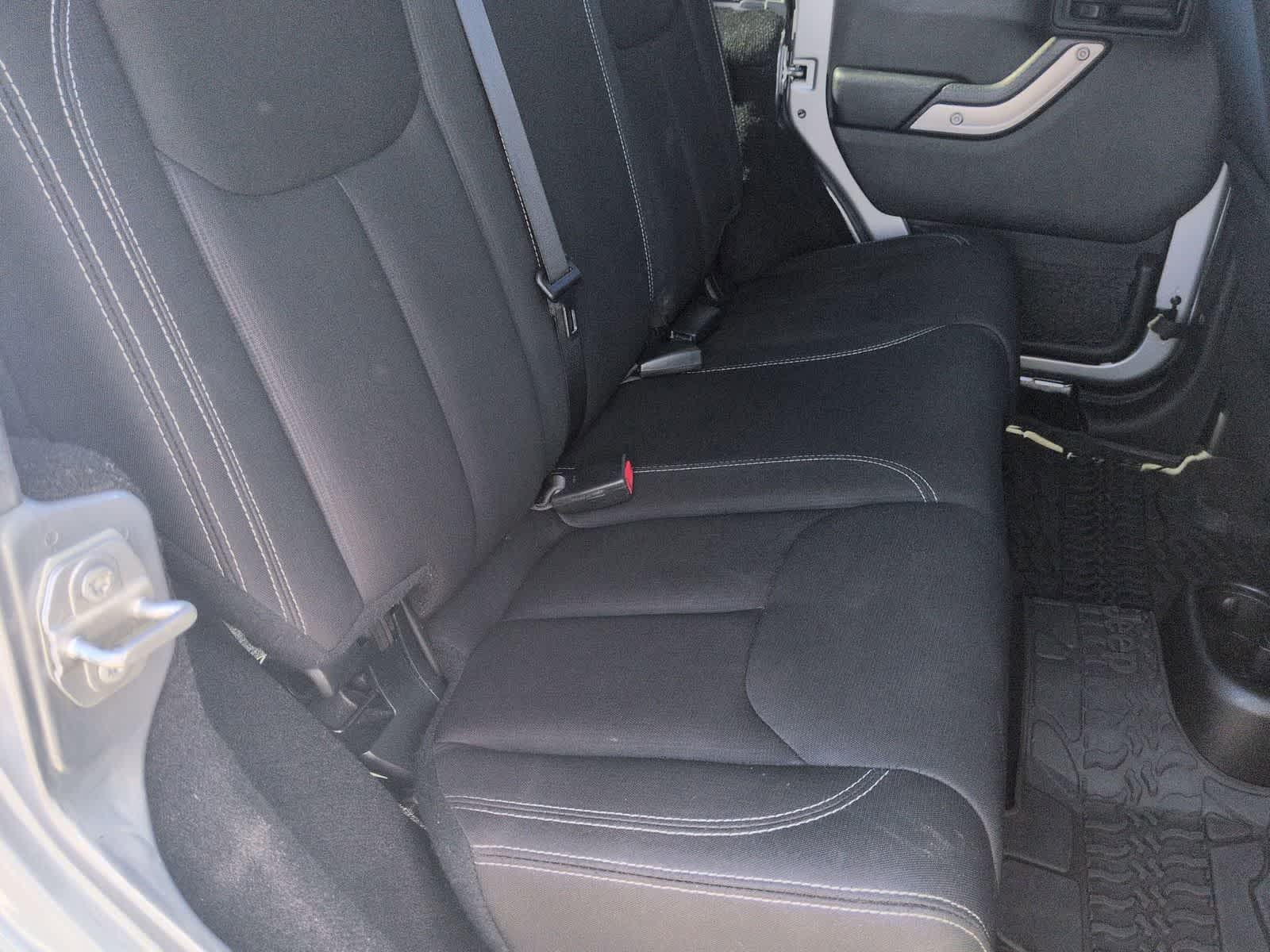 Thumbnail: 2016 Jeep Wrangler - 19