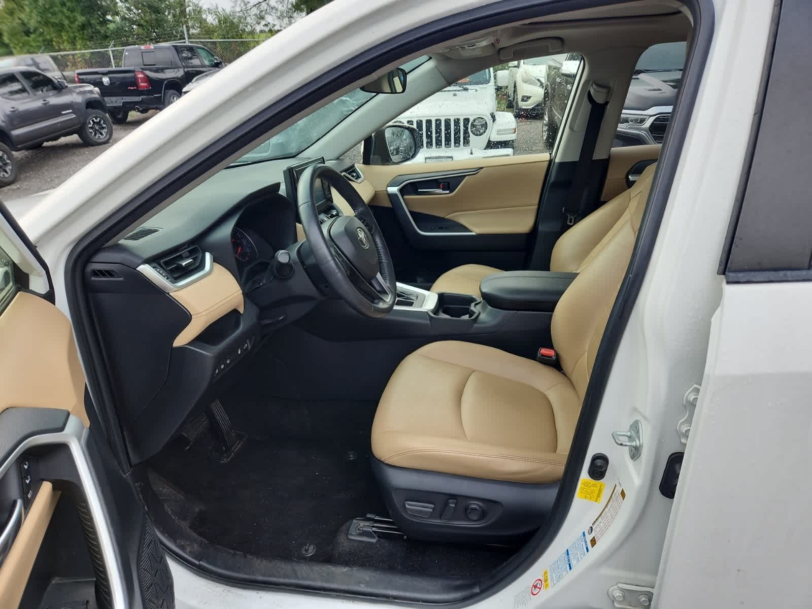 Thumbnail: 2019 Toyota RAV4 - 15