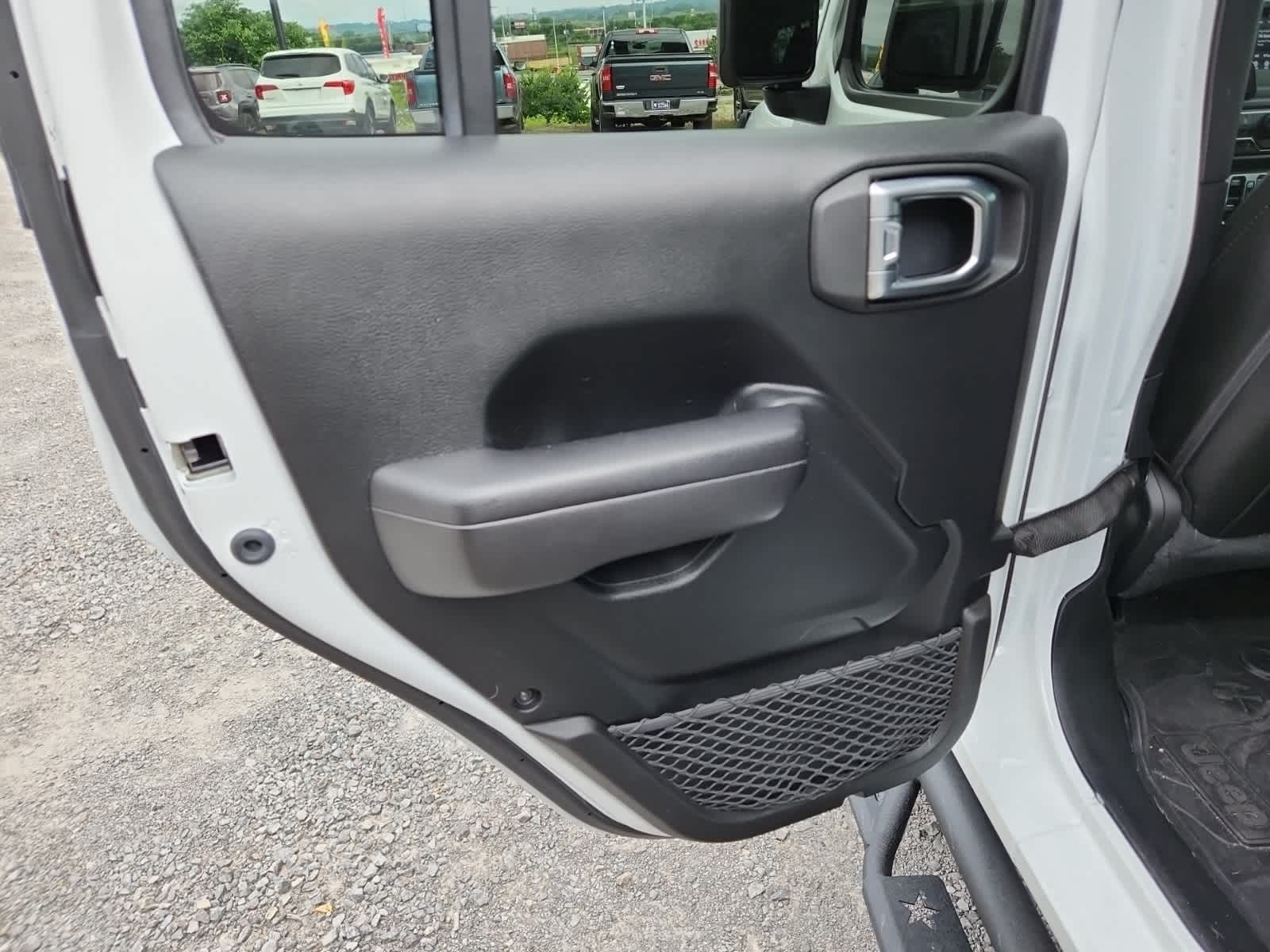 Thumbnail: 2020 Jeep Wrangler - 28