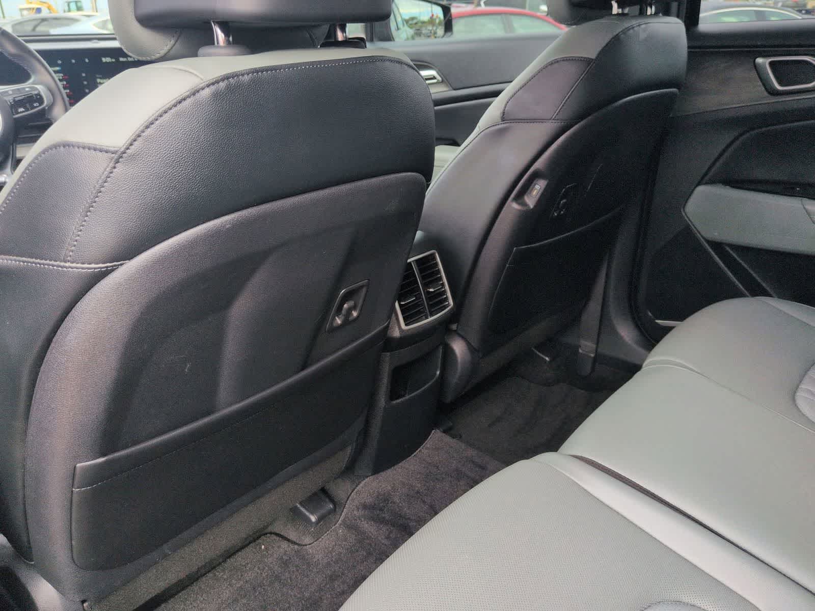 Thumbnail: 2023 Kia Sportage - 17