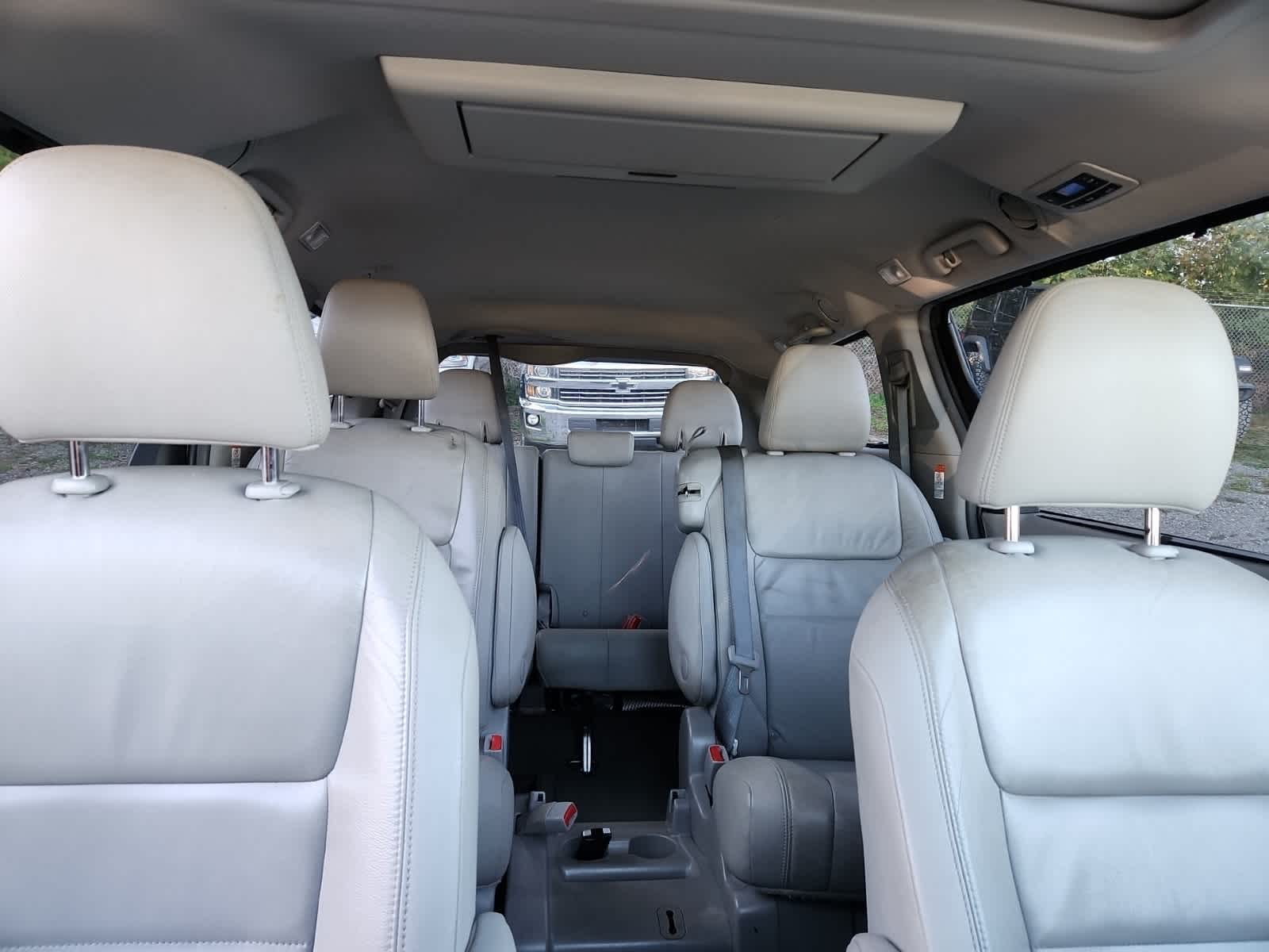 Thumbnail: 2015 Toyota Sienna - 19