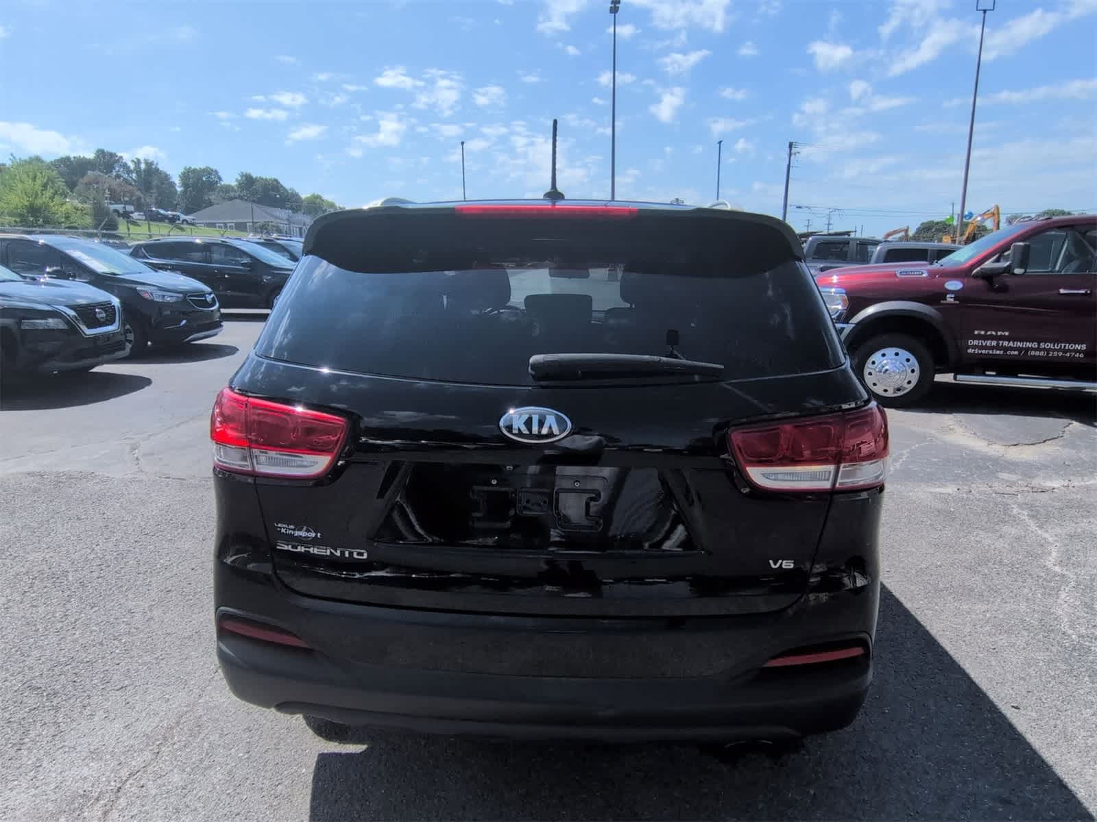 Thumbnail: 2017 Kia Sorento - 7