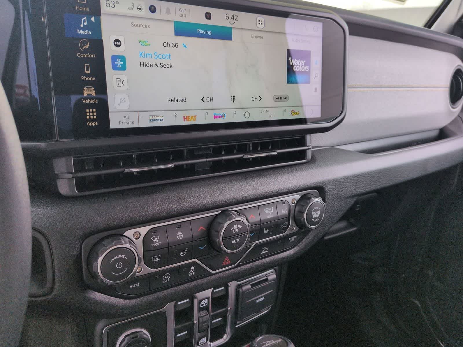 Thumbnail: 2026 Jeep Gladiator - 19