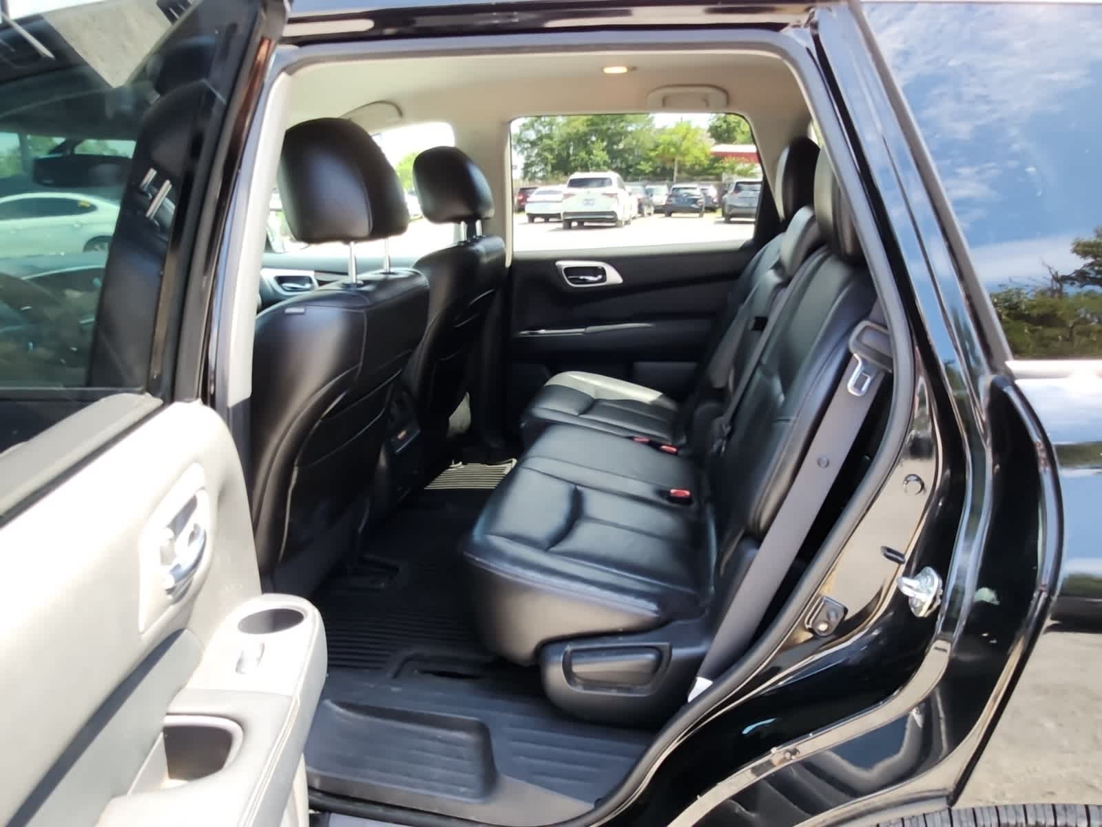 Thumbnail: 2013 Nissan Pathfinder - 25