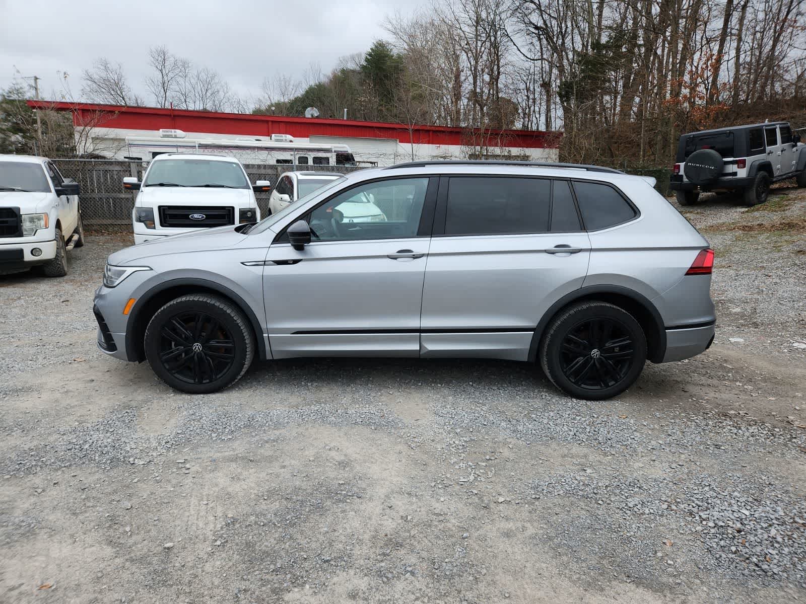 Thumbnail: 2022 Volkswagen Tiguan - 2