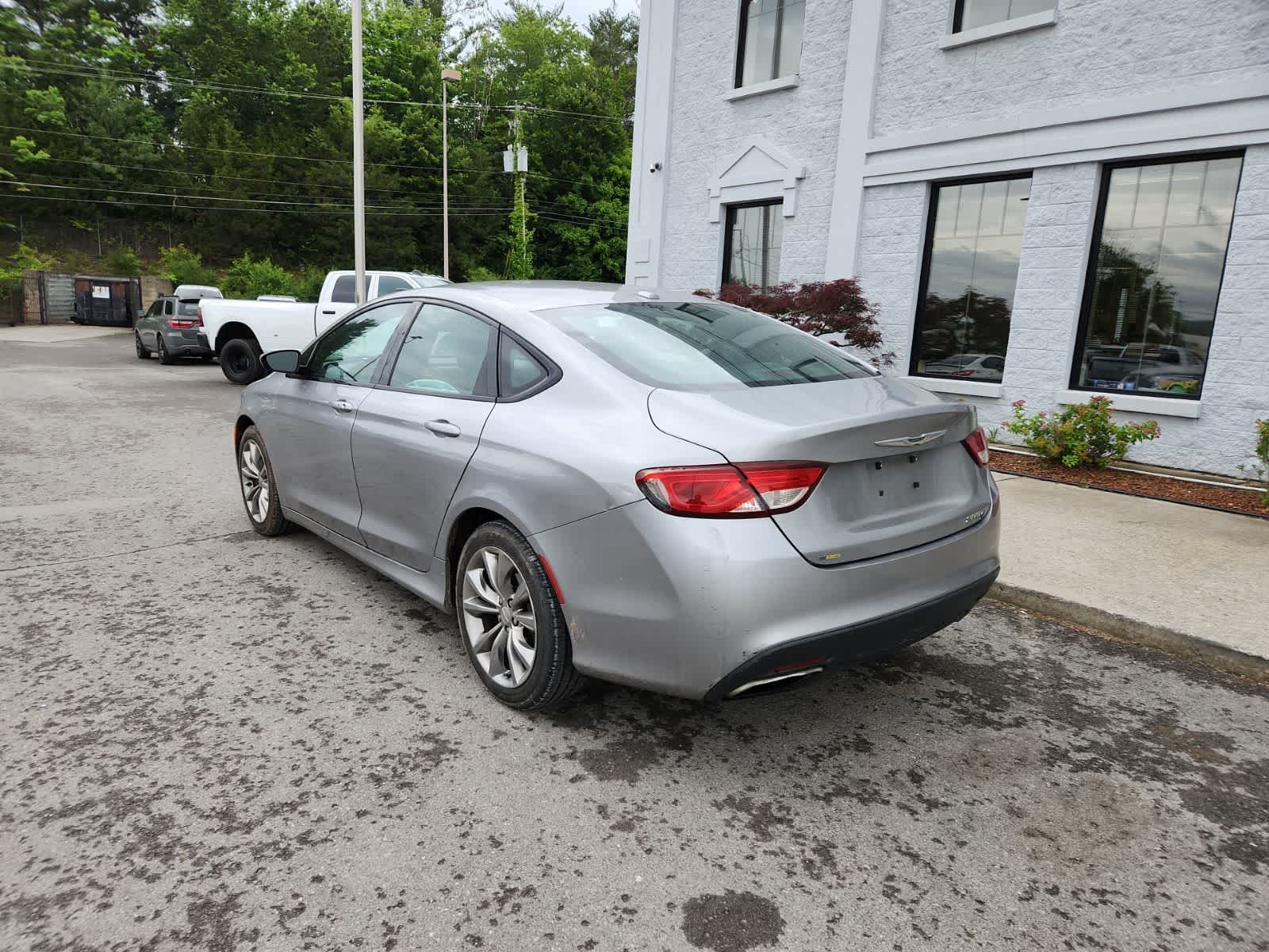 Thumbnail: 2015 Chrysler 200 - 3