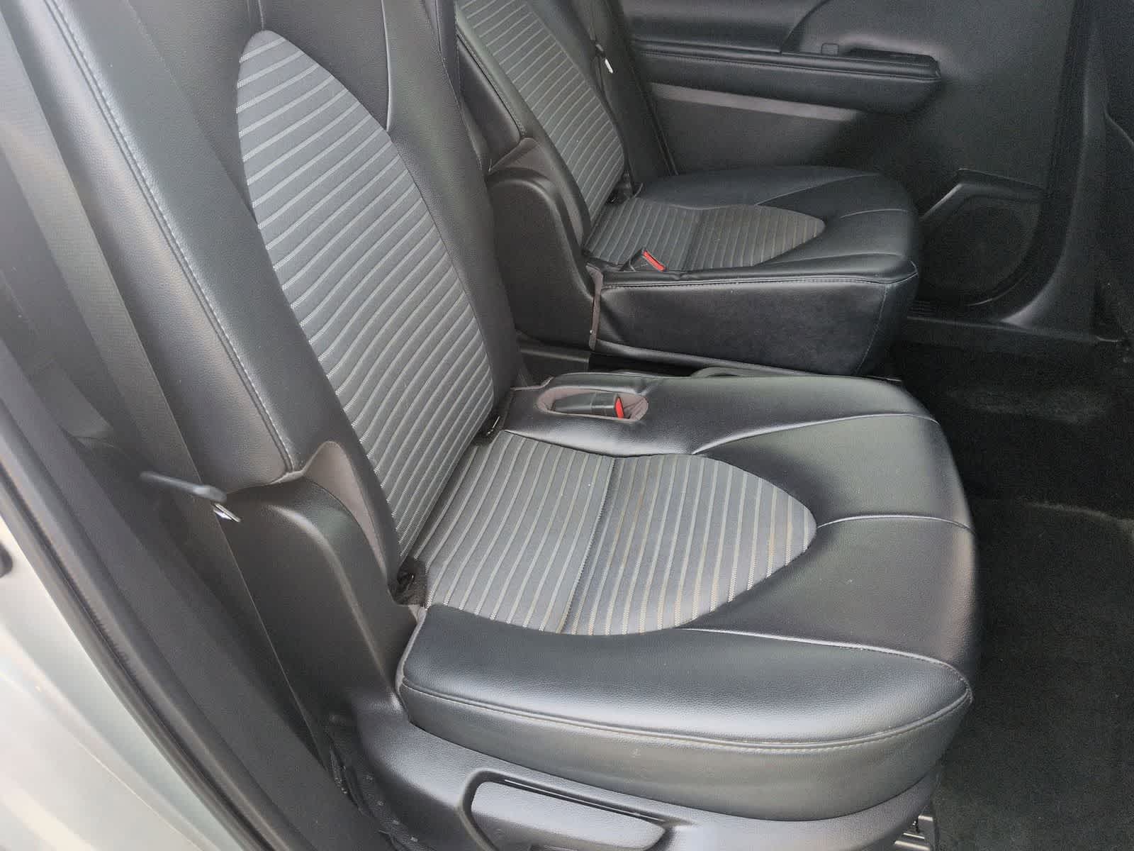 Thumbnail: 2022 Toyota Highlander - 19