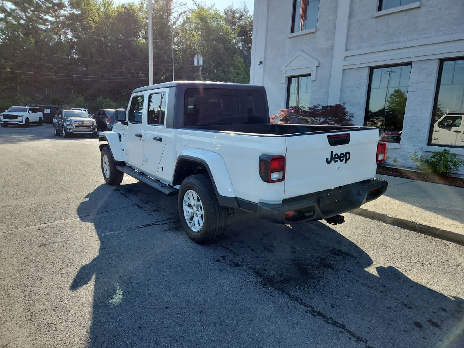 Thumbnail: 2023 Jeep Gladiator - 3