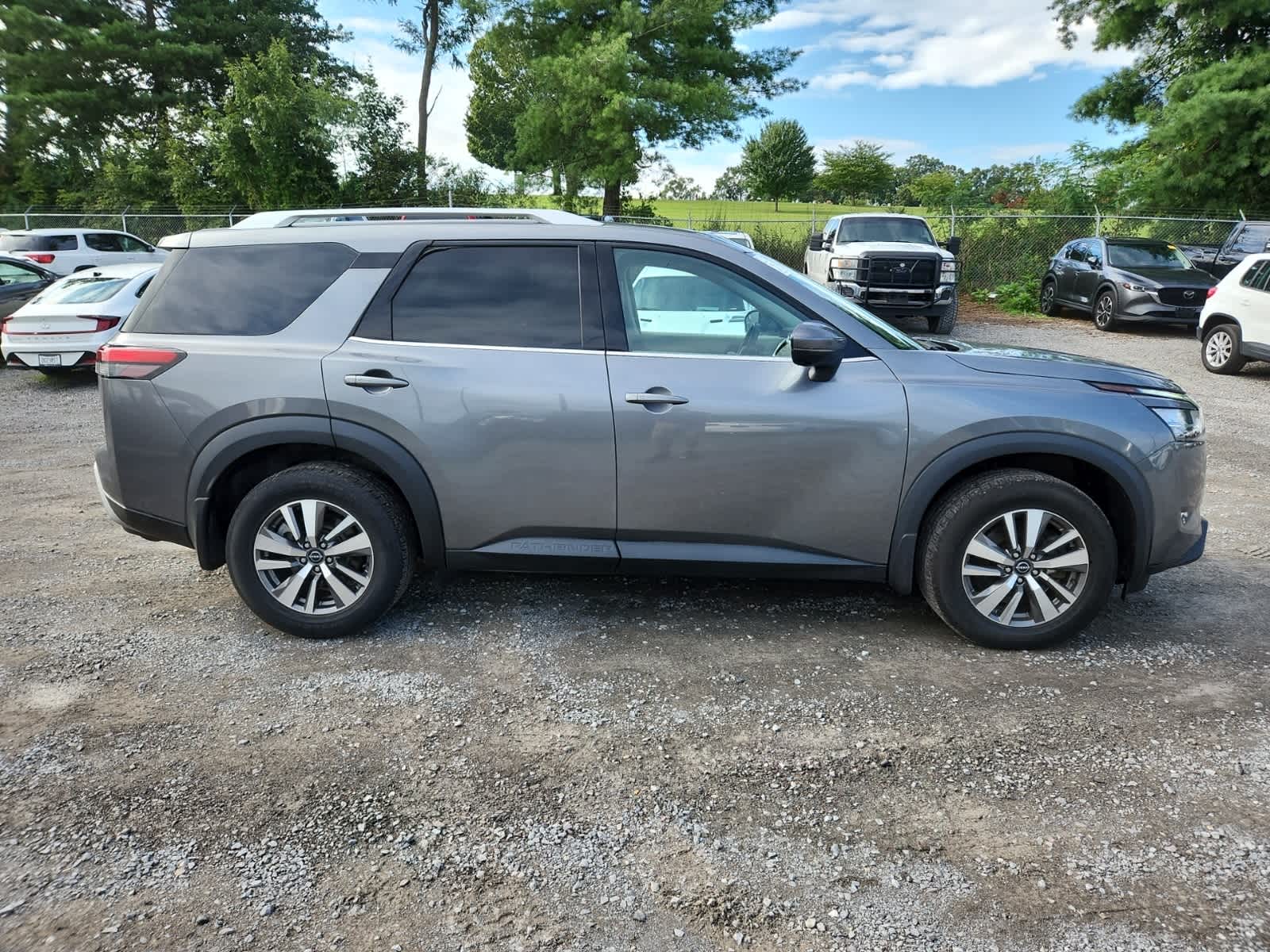 Thumbnail: 2022 Nissan Pathfinder - 6