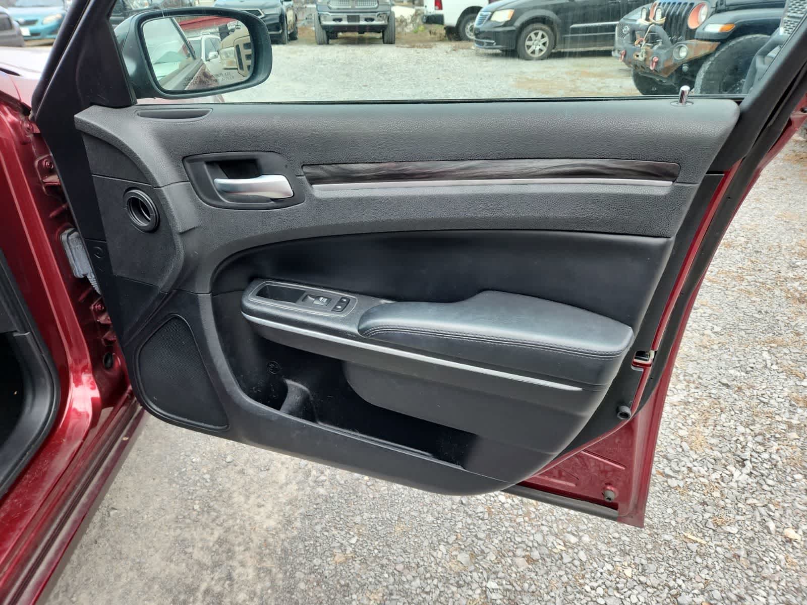 Thumbnail: 2021 Chrysler 300 - 21