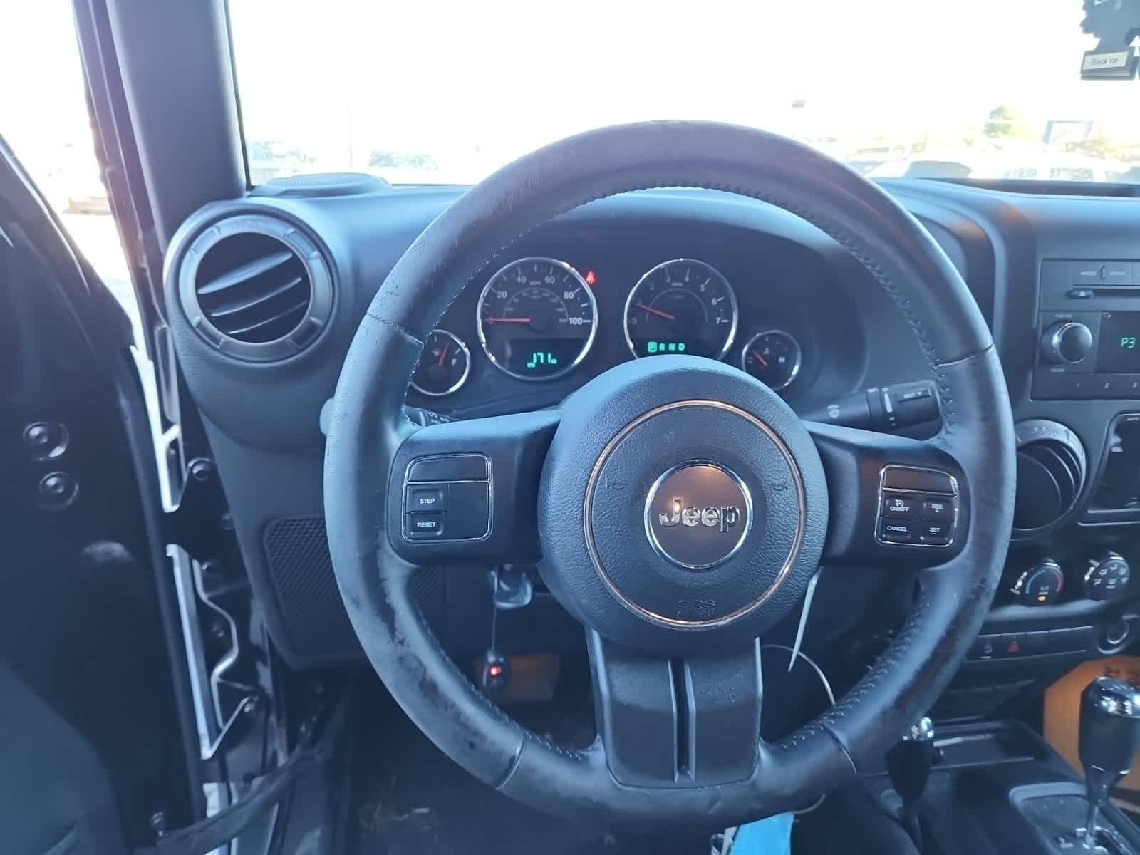 Thumbnail: 2015 Jeep Wrangler - 12