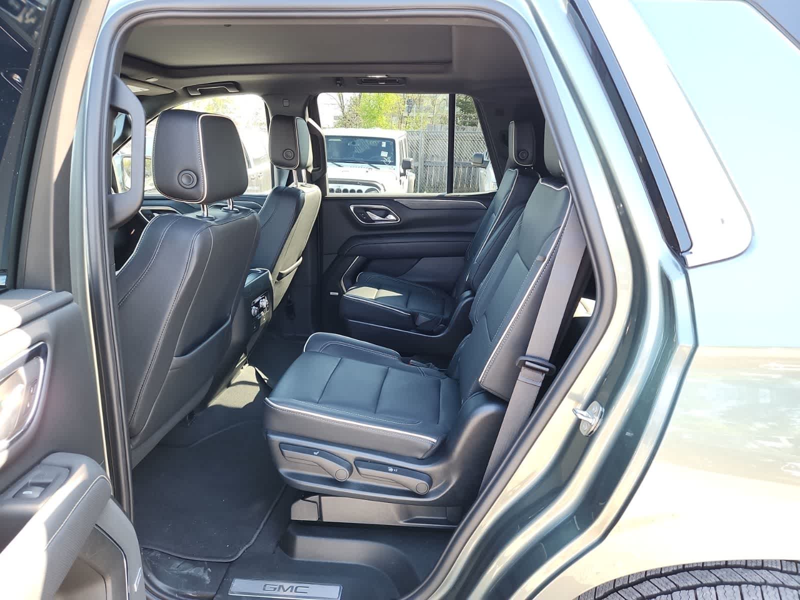 Thumbnail: 2023 GMC Yukon - 27