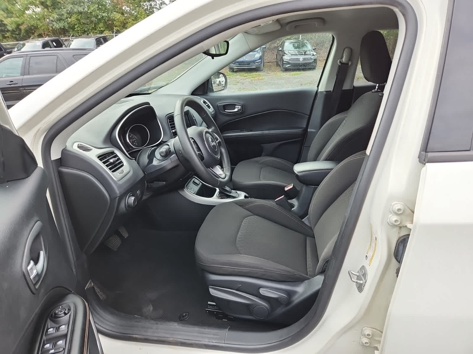 Thumbnail: 2021 Jeep Compass - 15
