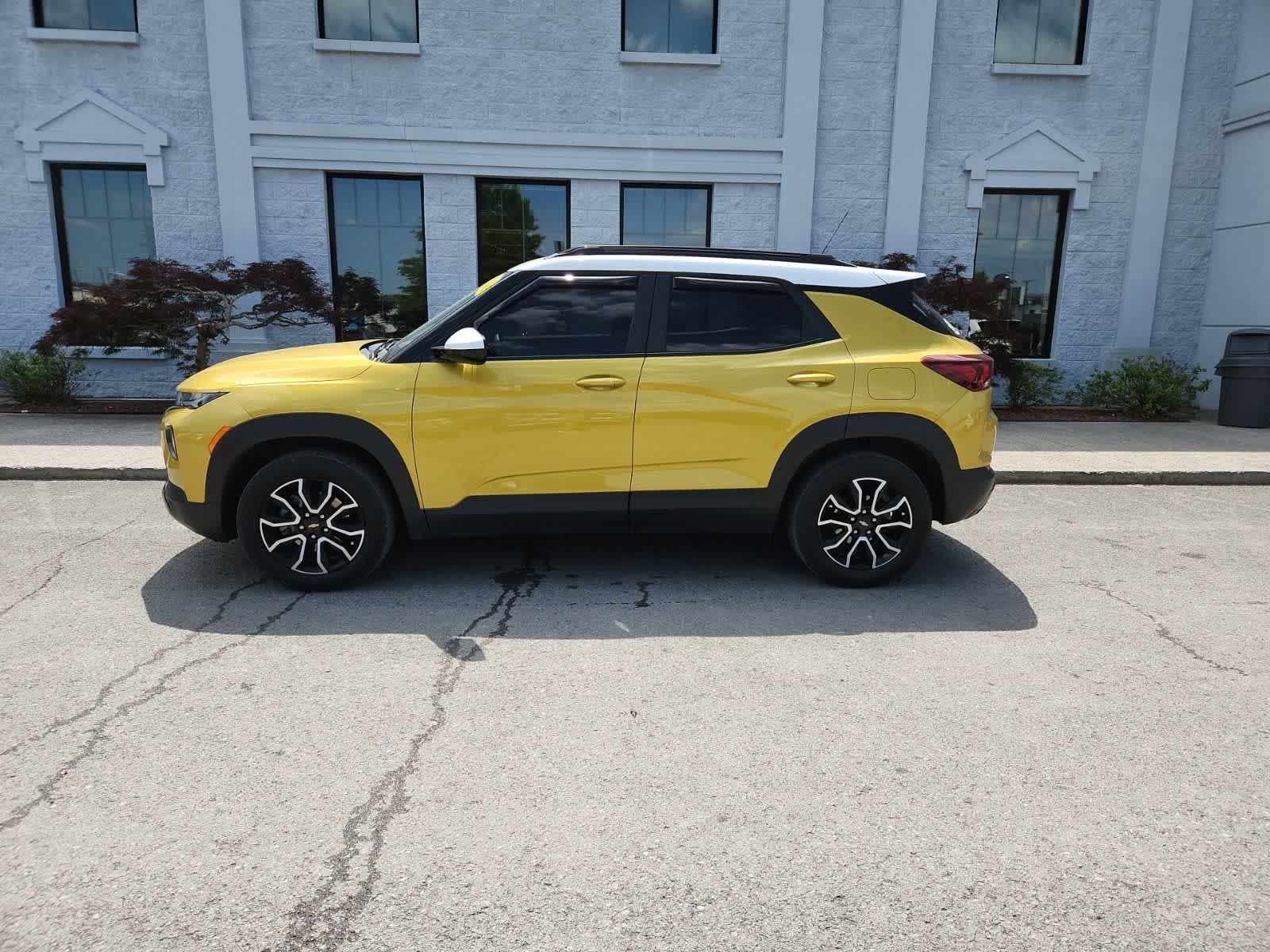 Thumbnail: 2023 Chevrolet TrailBlazer - 2