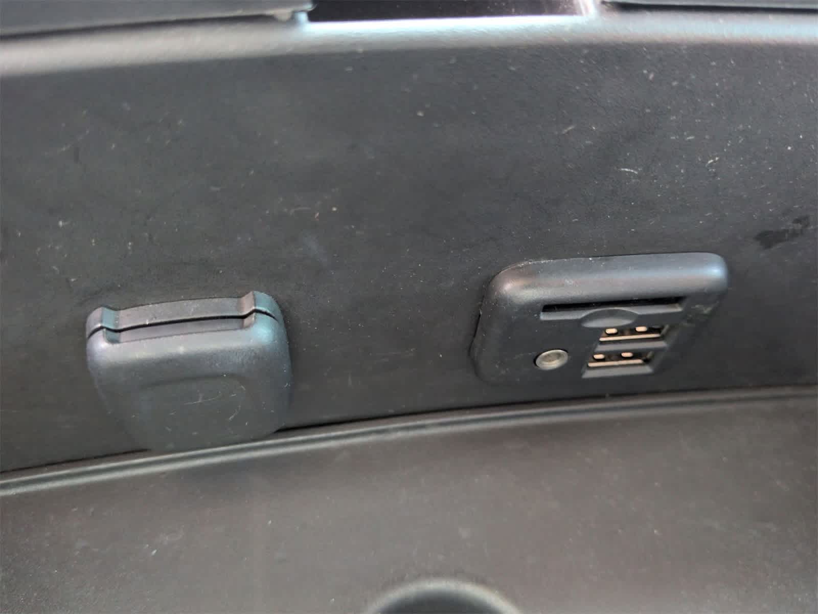 Thumbnail: 2015 Chevrolet Silverado 1500 - 27