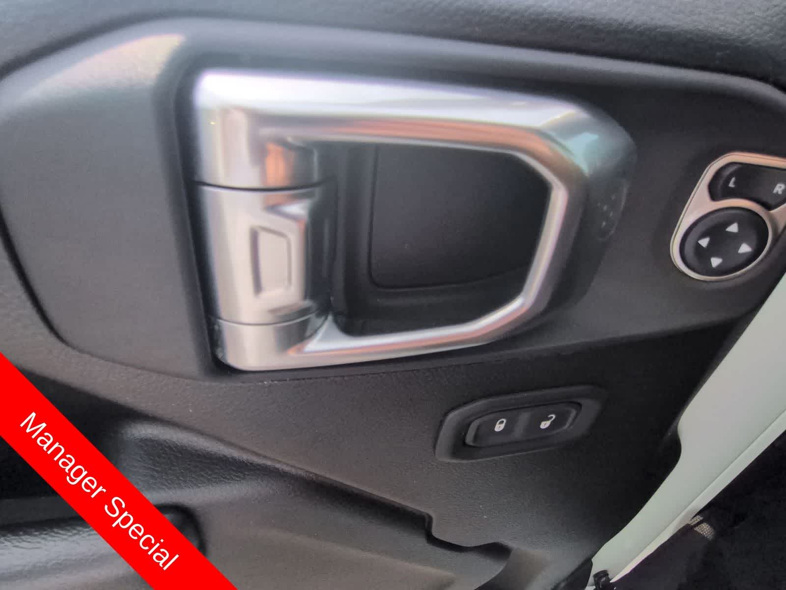 Thumbnail: 2021 Jeep Gladiator - 16