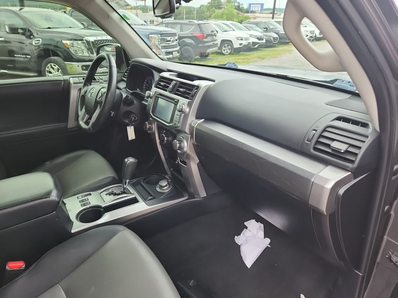 Thumbnail: 2019 Toyota 4Runner - 17