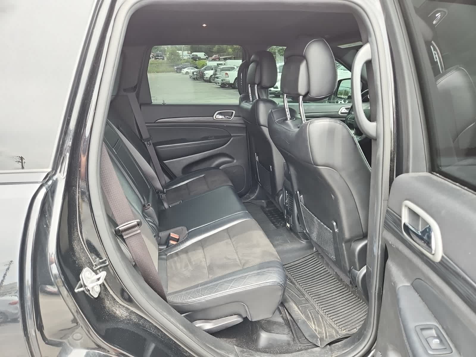 2021 Jeep Grand Cherokee Laredo 24