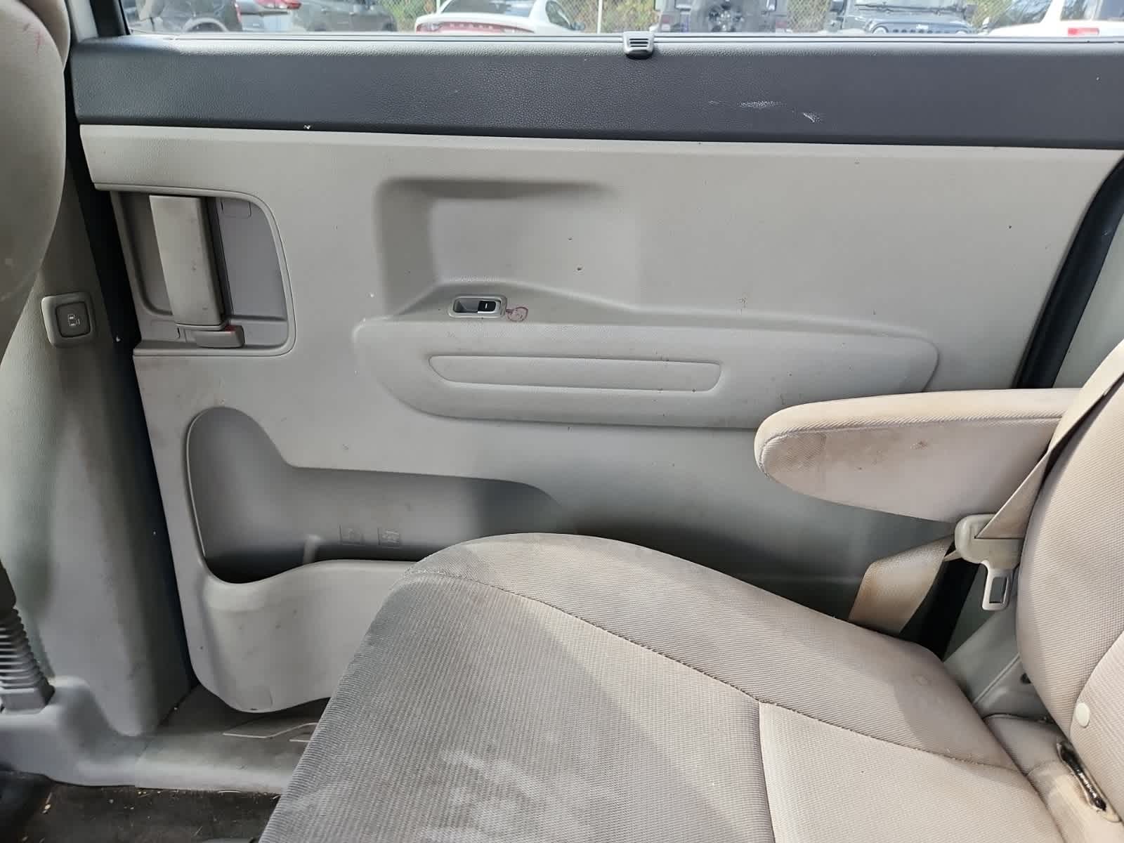 Thumbnail: 2015 Kia Sedona - 26
