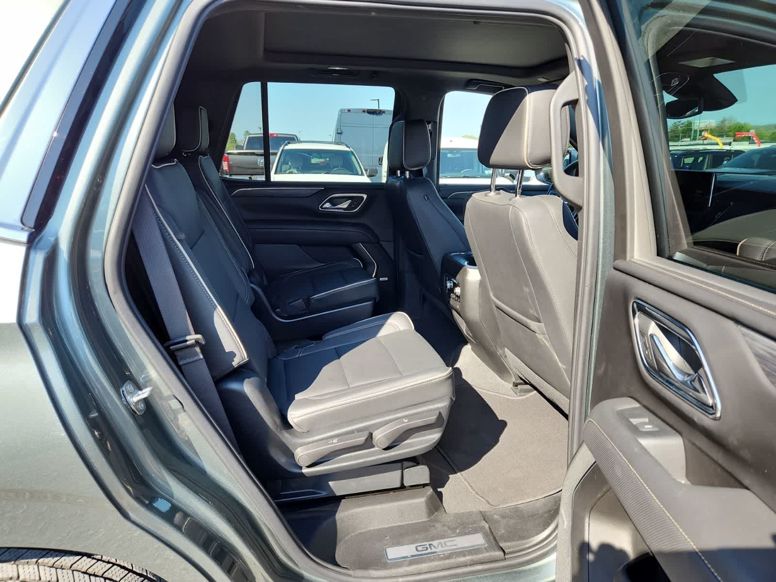 Thumbnail: 2023 GMC Yukon - 22