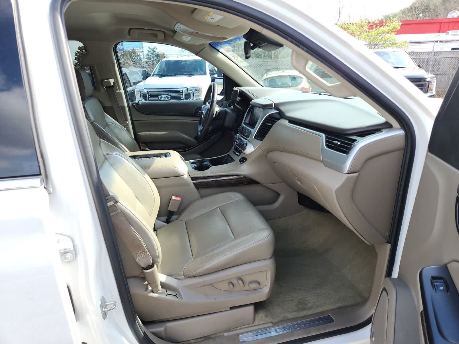 Thumbnail: 2016 GMC Yukon - 19