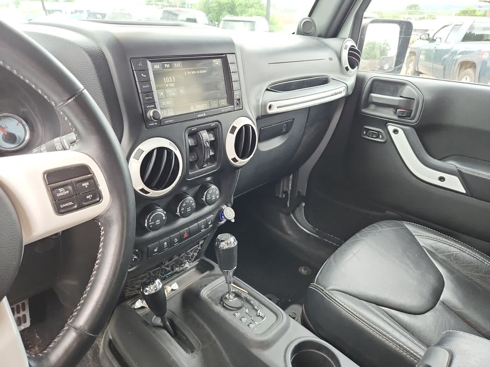 2014 Jeep Wrangler Unlimited Polar Edition 10
