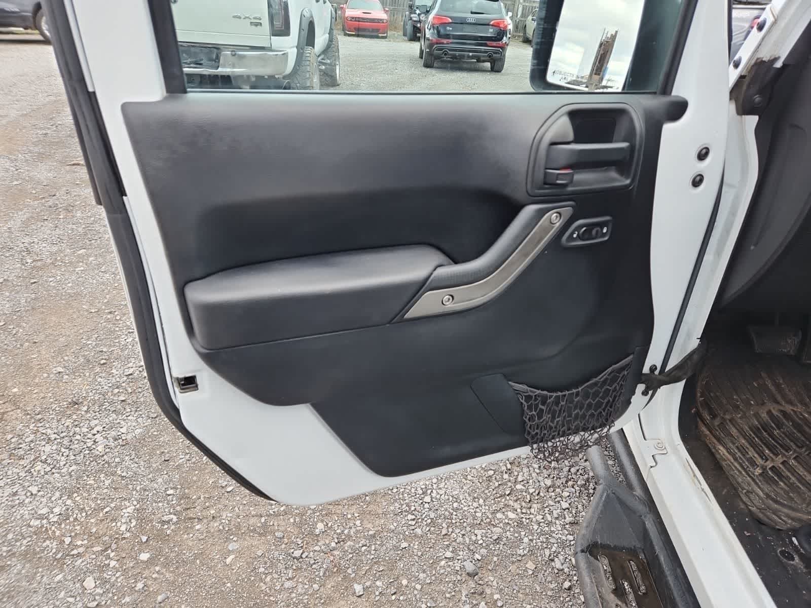 Thumbnail: 2016 Jeep Wrangler - 17