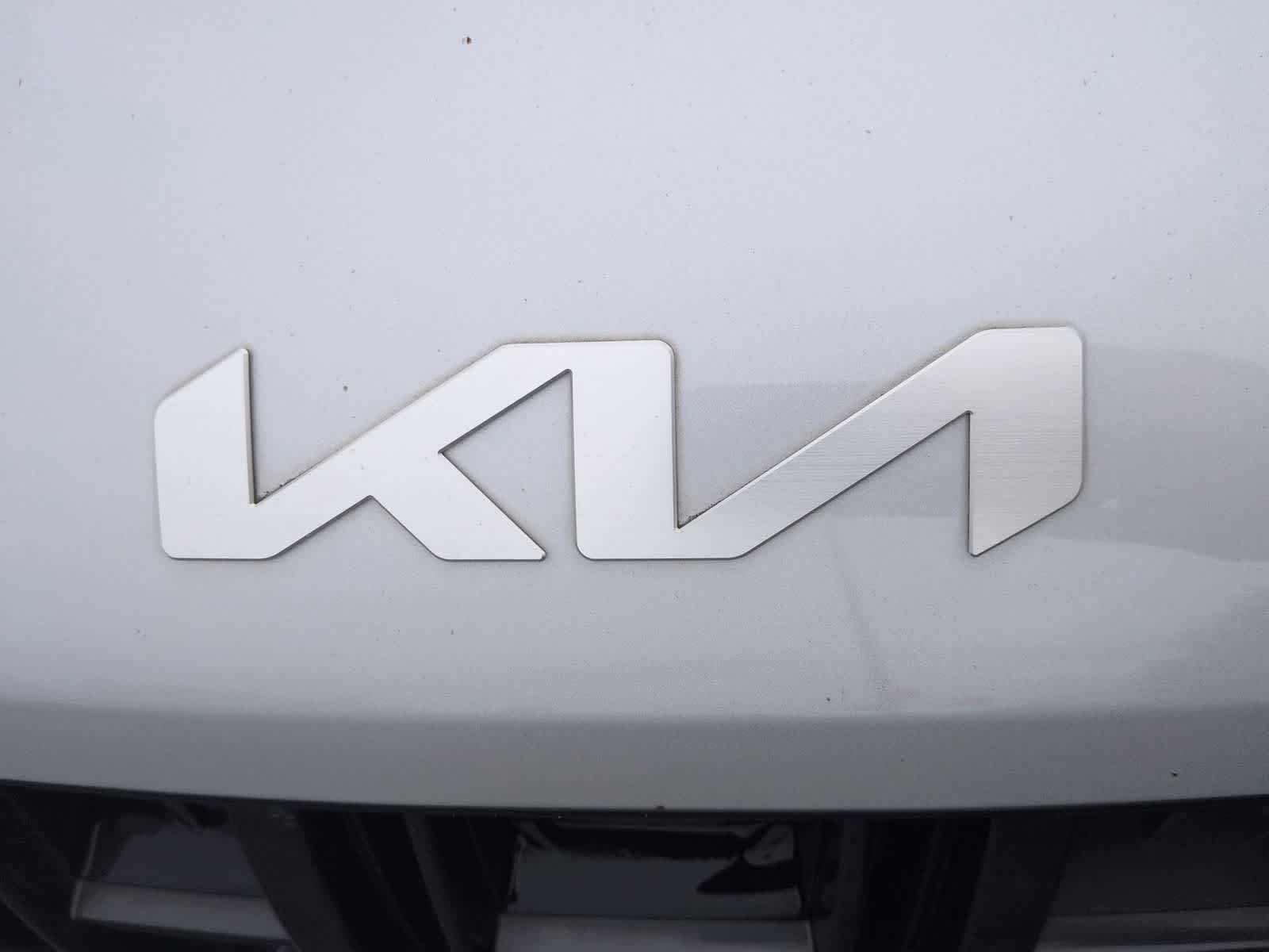 Thumbnail: 2022 Kia Carnival - 12