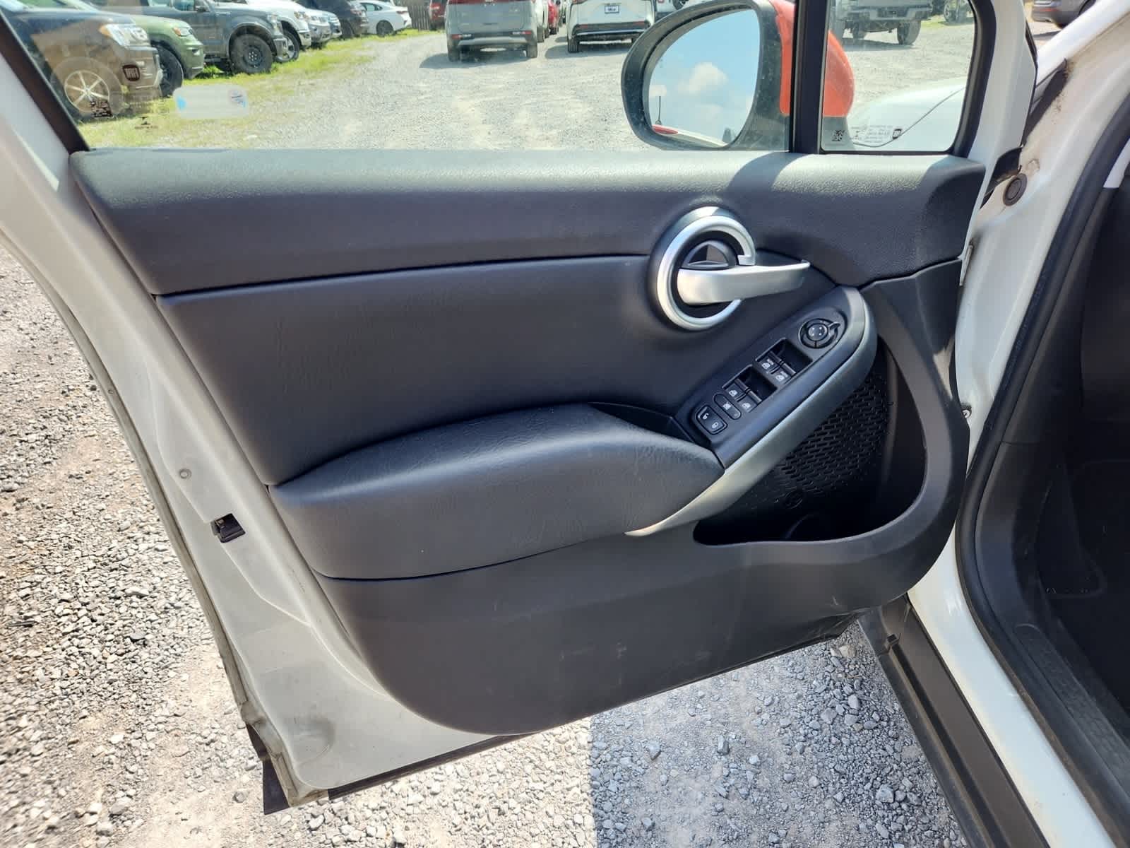 Thumbnail: 2016 Fiat 500X - 16