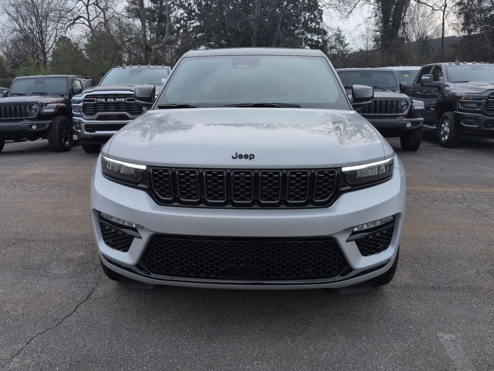 Thumbnail: 2025 Jeep Grand Cherokee - 3