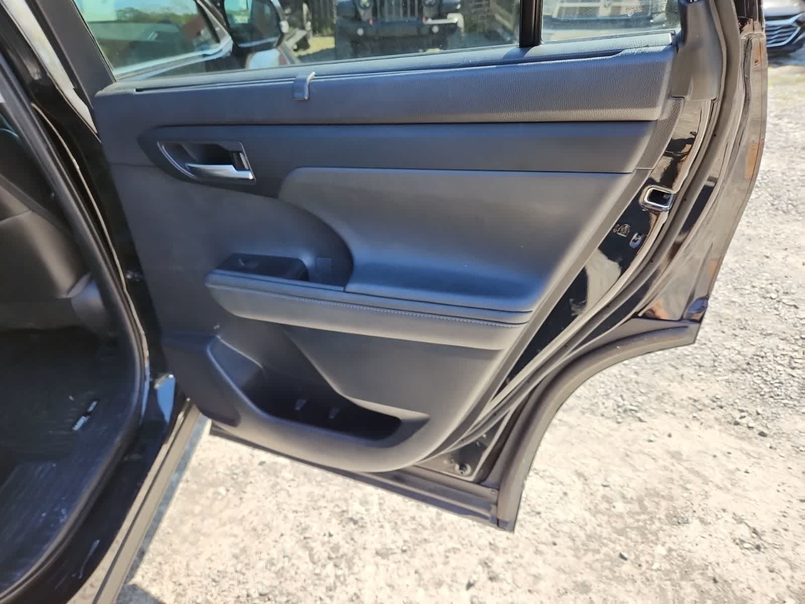 Thumbnail: 2021 Toyota Highlander - 24