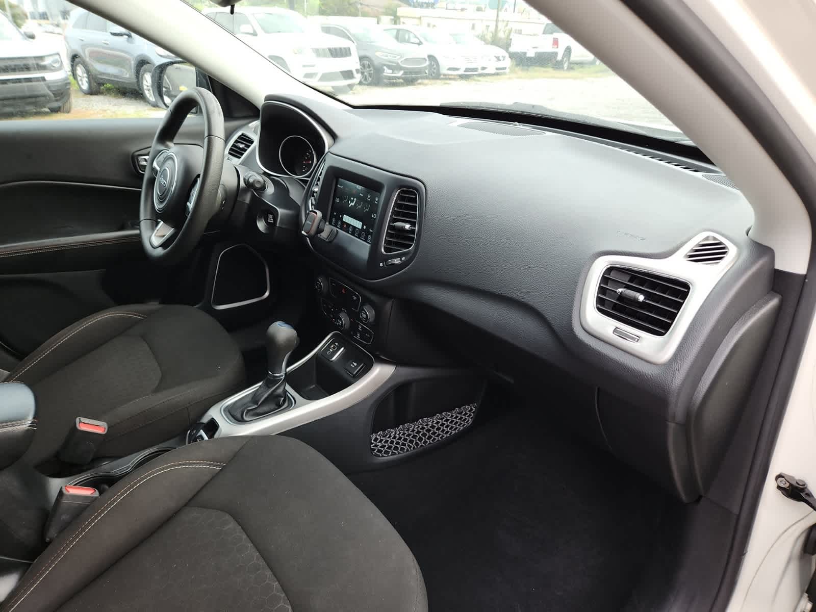 Thumbnail: 2021 Jeep Compass - 17