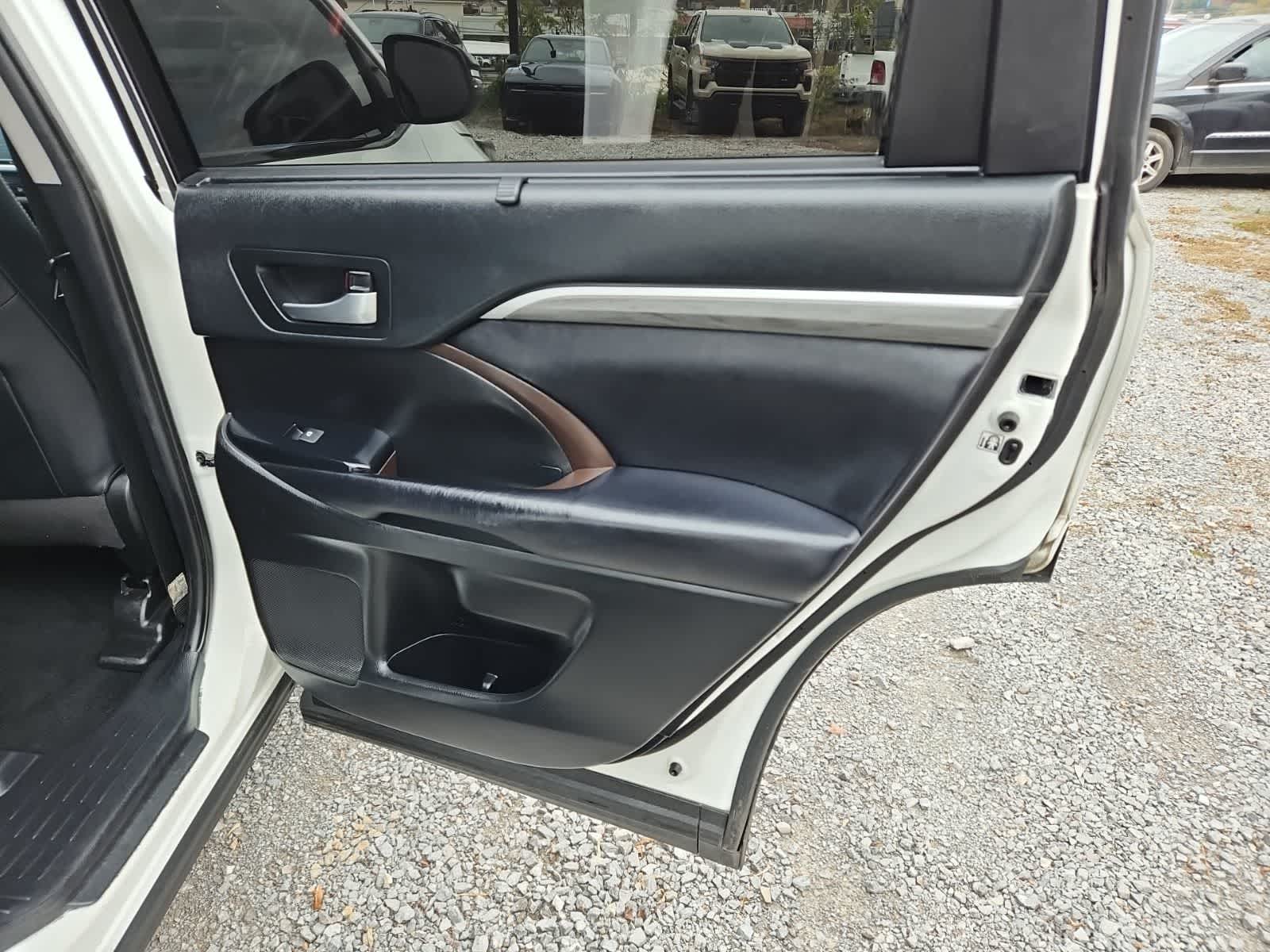 Thumbnail: 2019 Toyota Highlander - 24