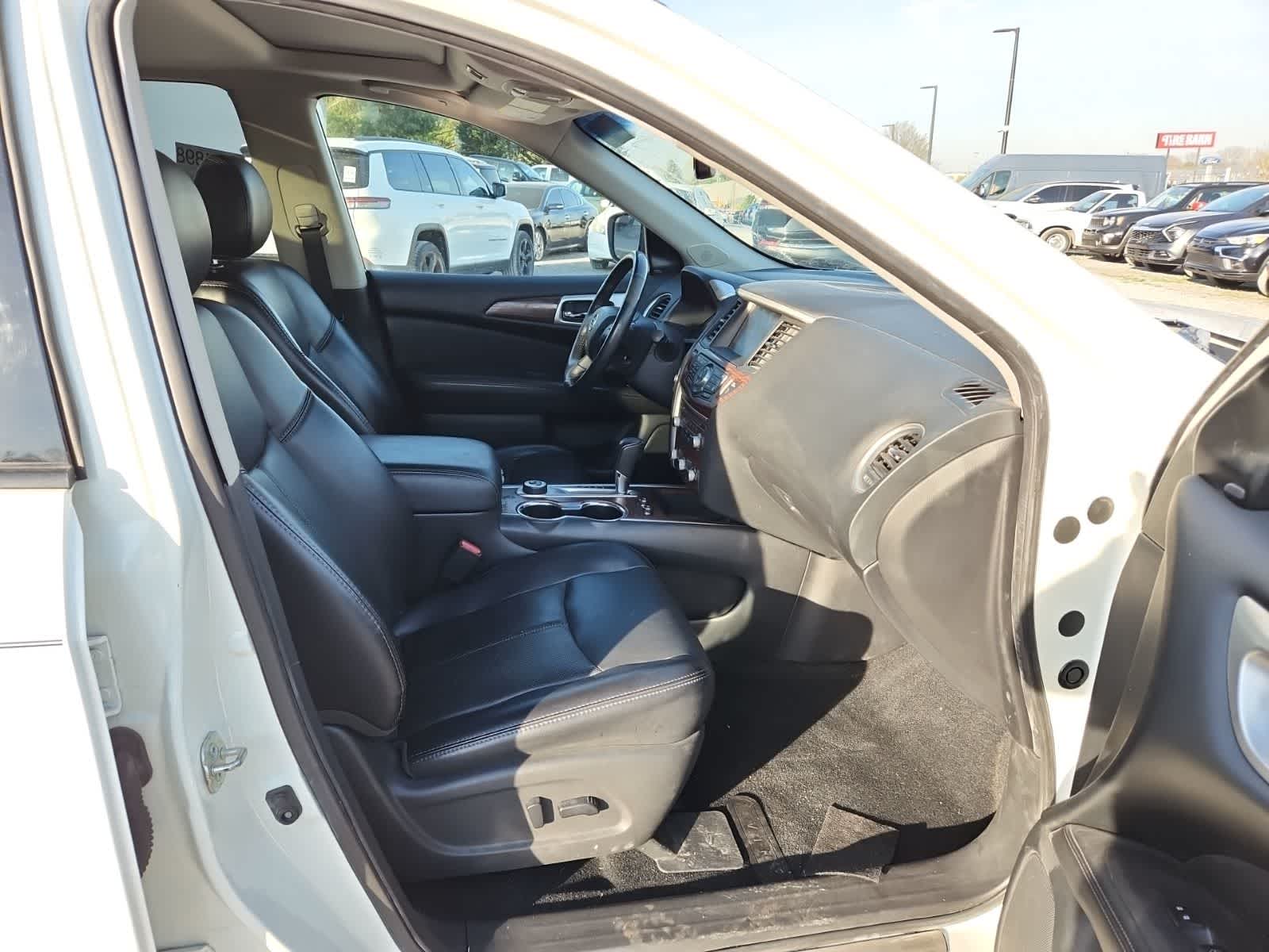 Thumbnail: 2019 Nissan Pathfinder - 20